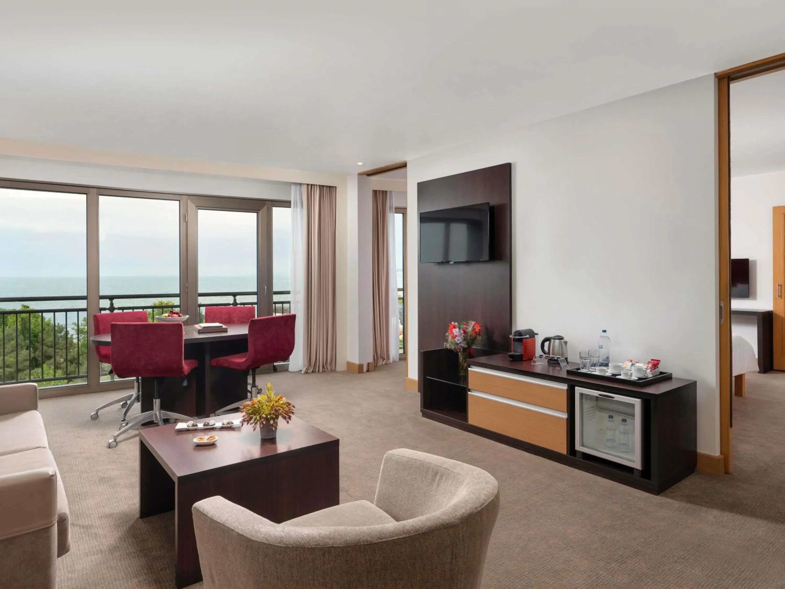 Suite with Double Bed and Sofa Bed in Novotel Trabzon Suite with Double Bed and Sofa Bed in Novotel Trabzon