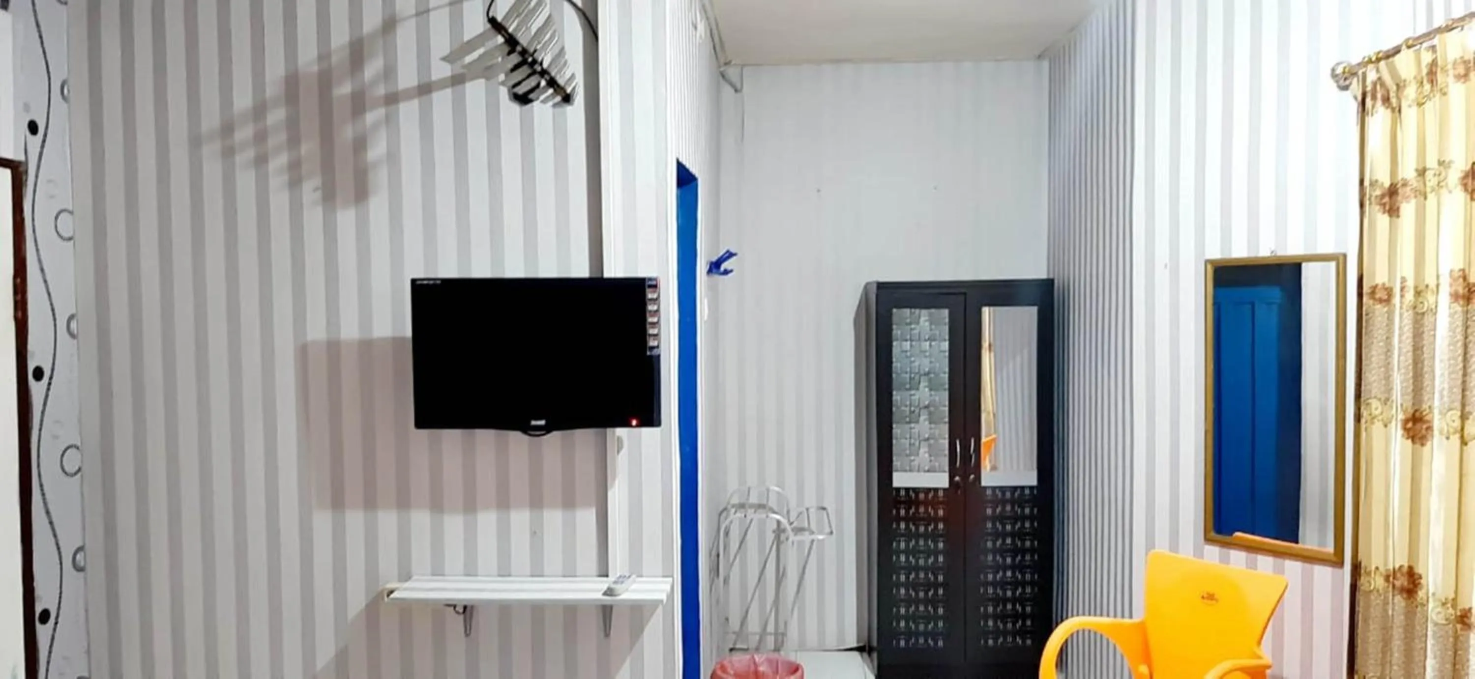 Area and facilities in Dharmawati Homestay Syariah at Terminal Purabaya