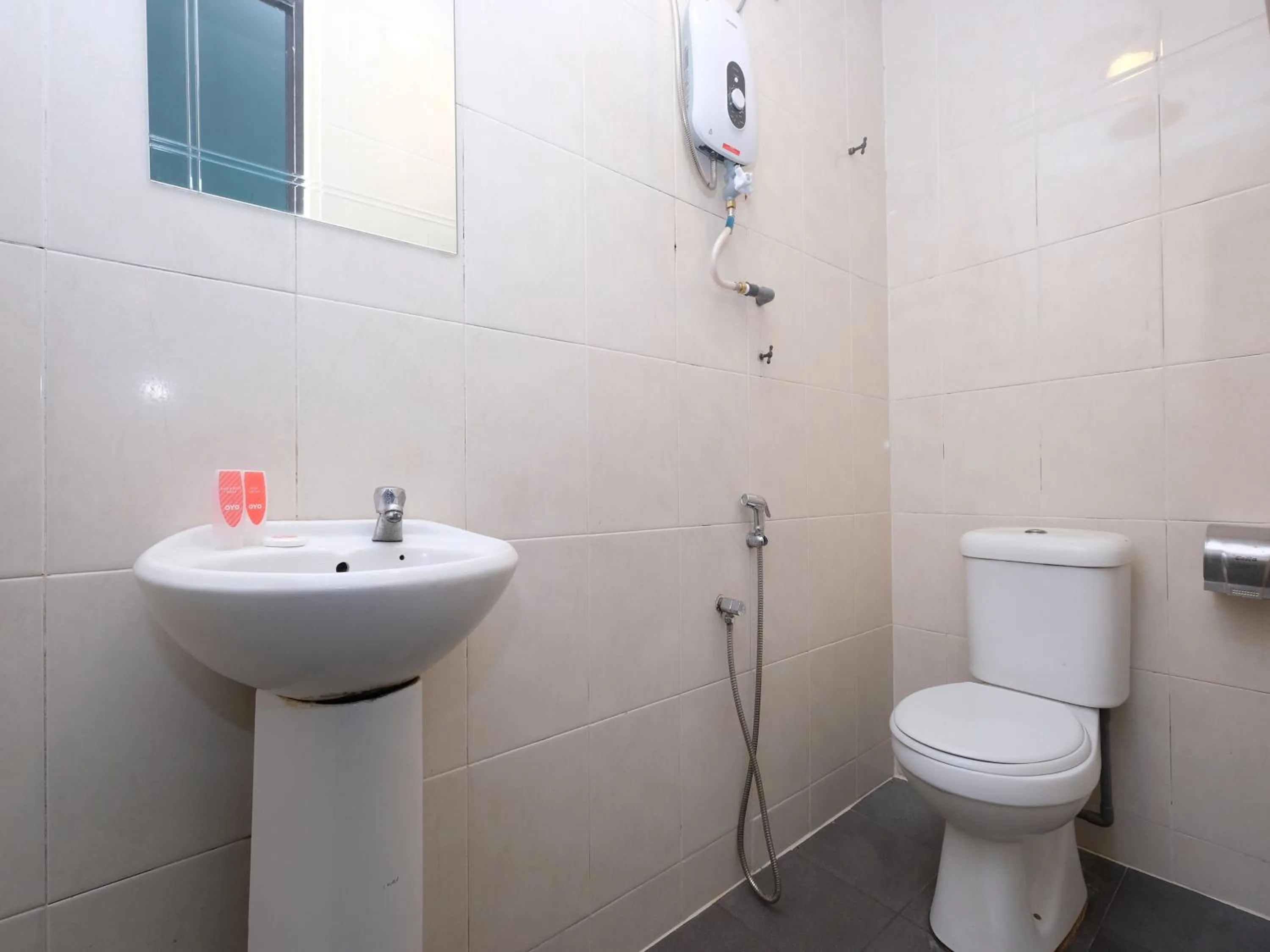 Bathroom in Marjan Hotel Sdn Bhd