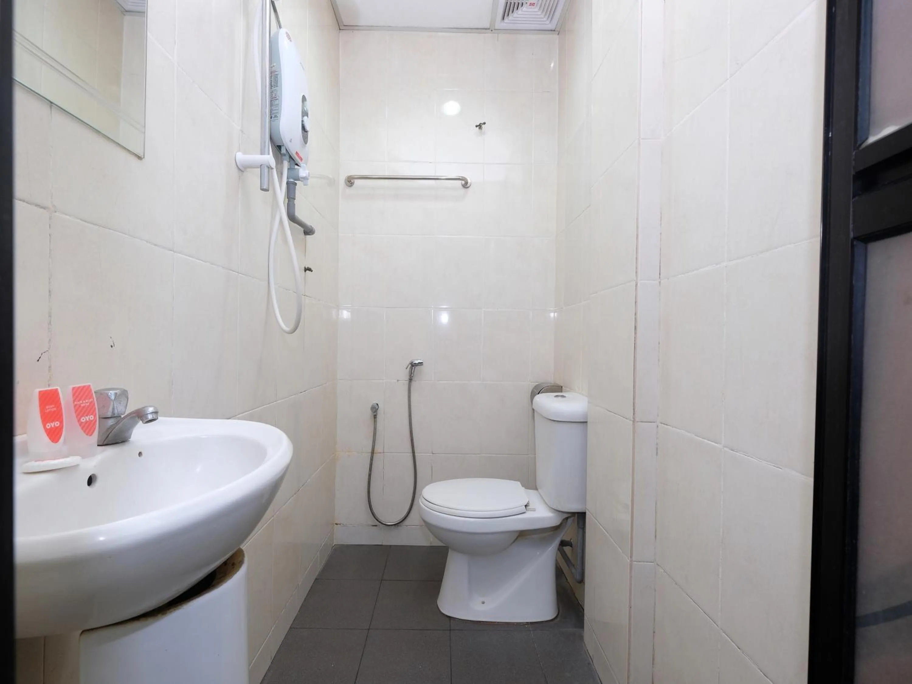 Bathroom in Marjan Hotel Sdn Bhd