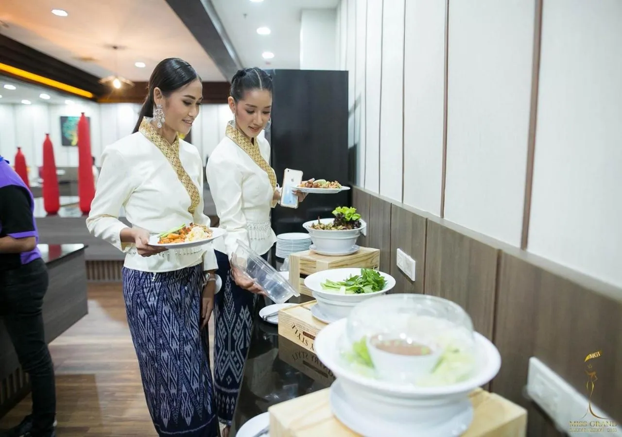 Meals in Savan Resorts