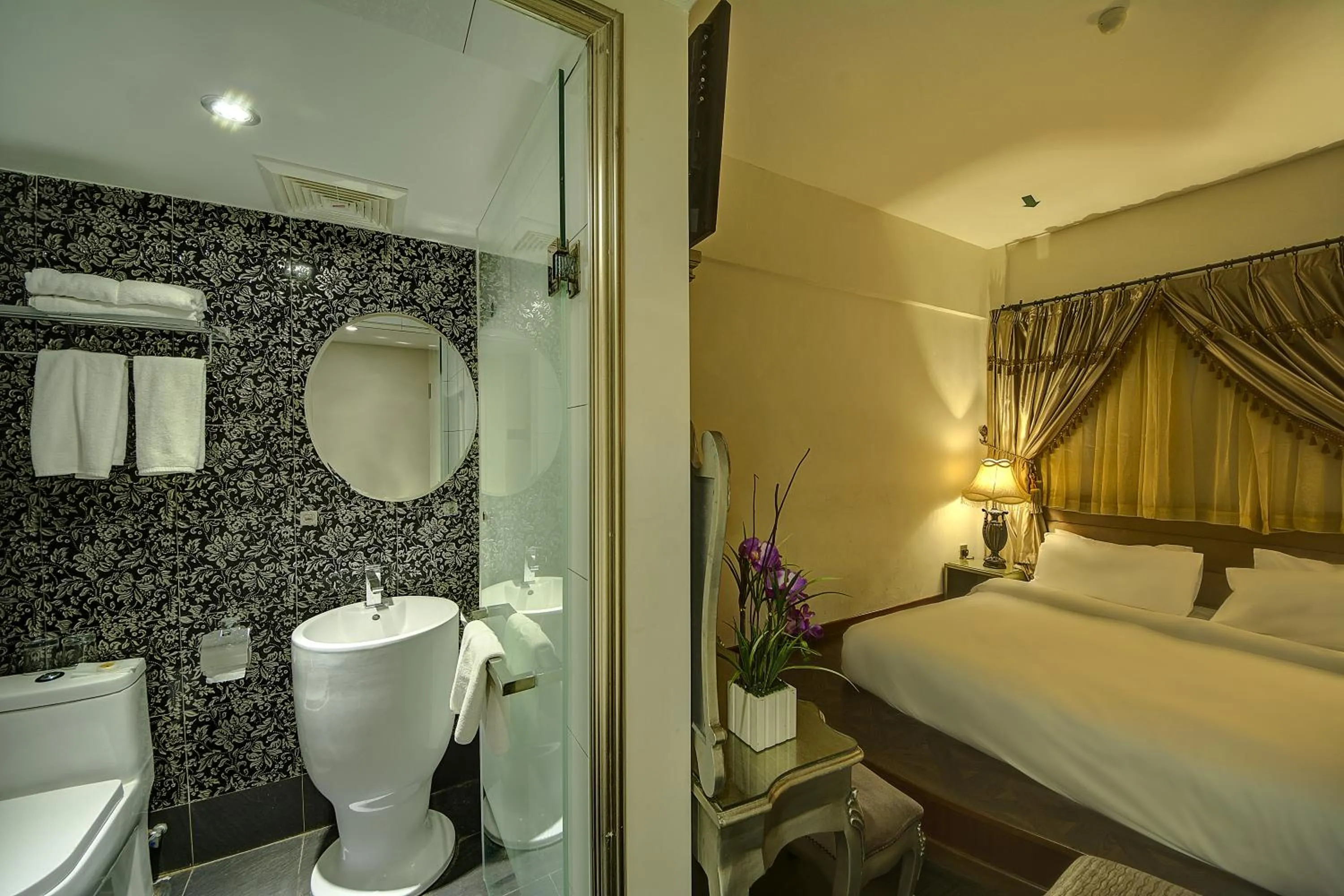 Bedroom, Bed in Arenaa Batik Boutique