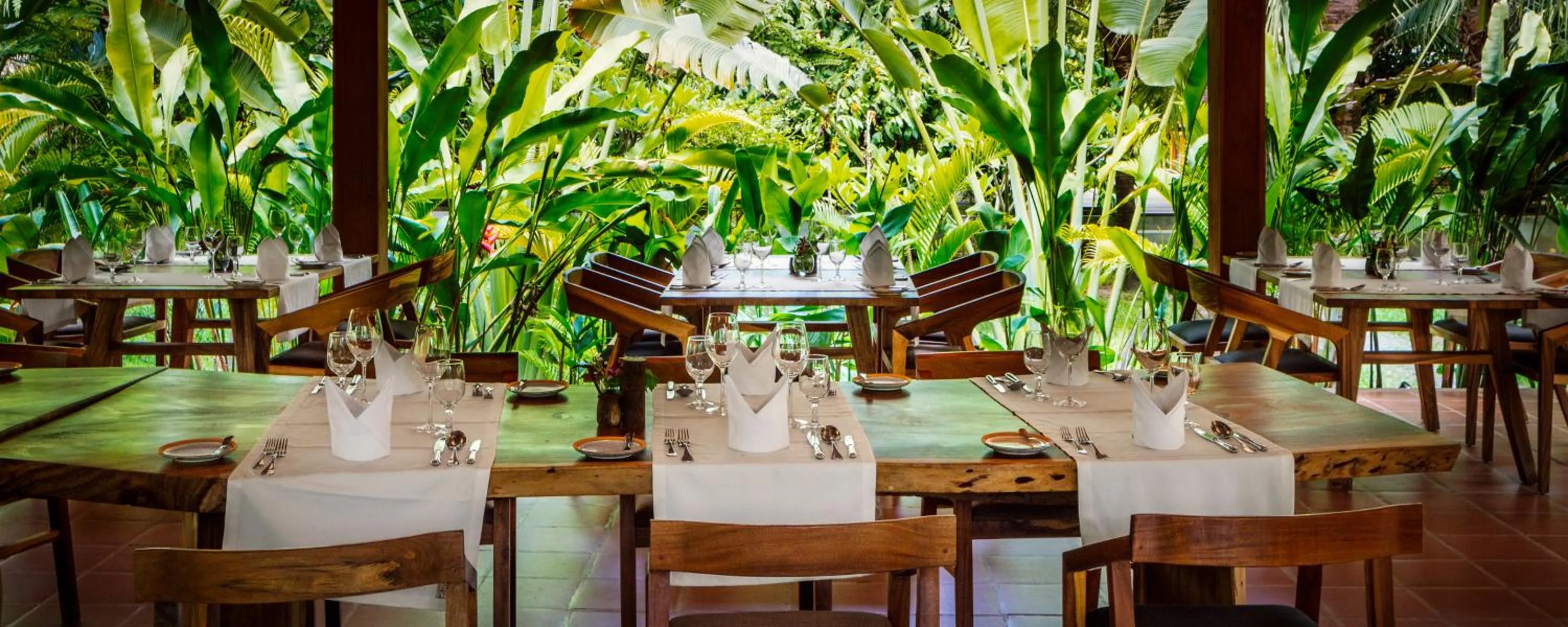 Restaurant/places to eat in Farmhouse Resort & Spa