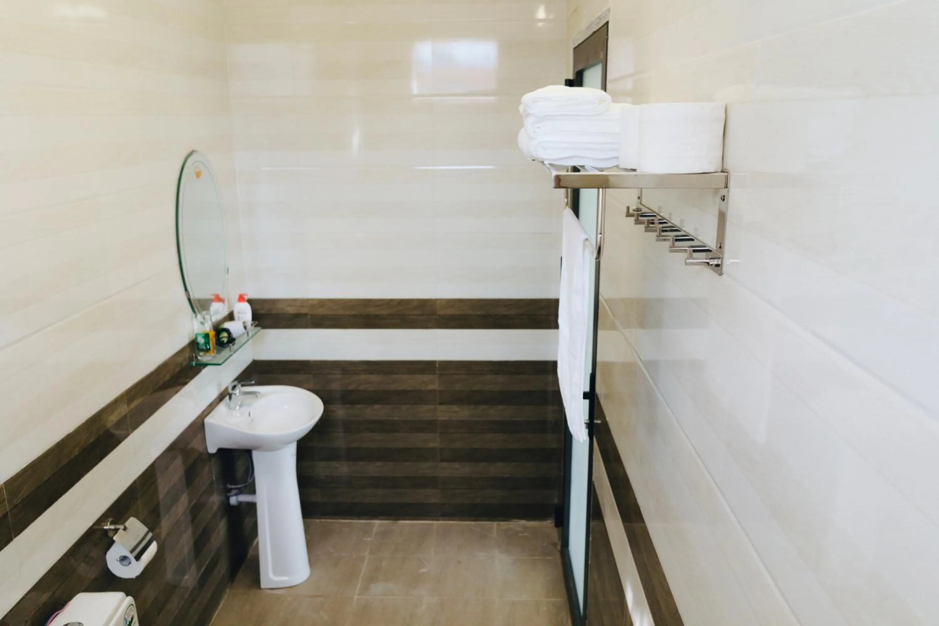 Shower in Phong Nha Love Homestay