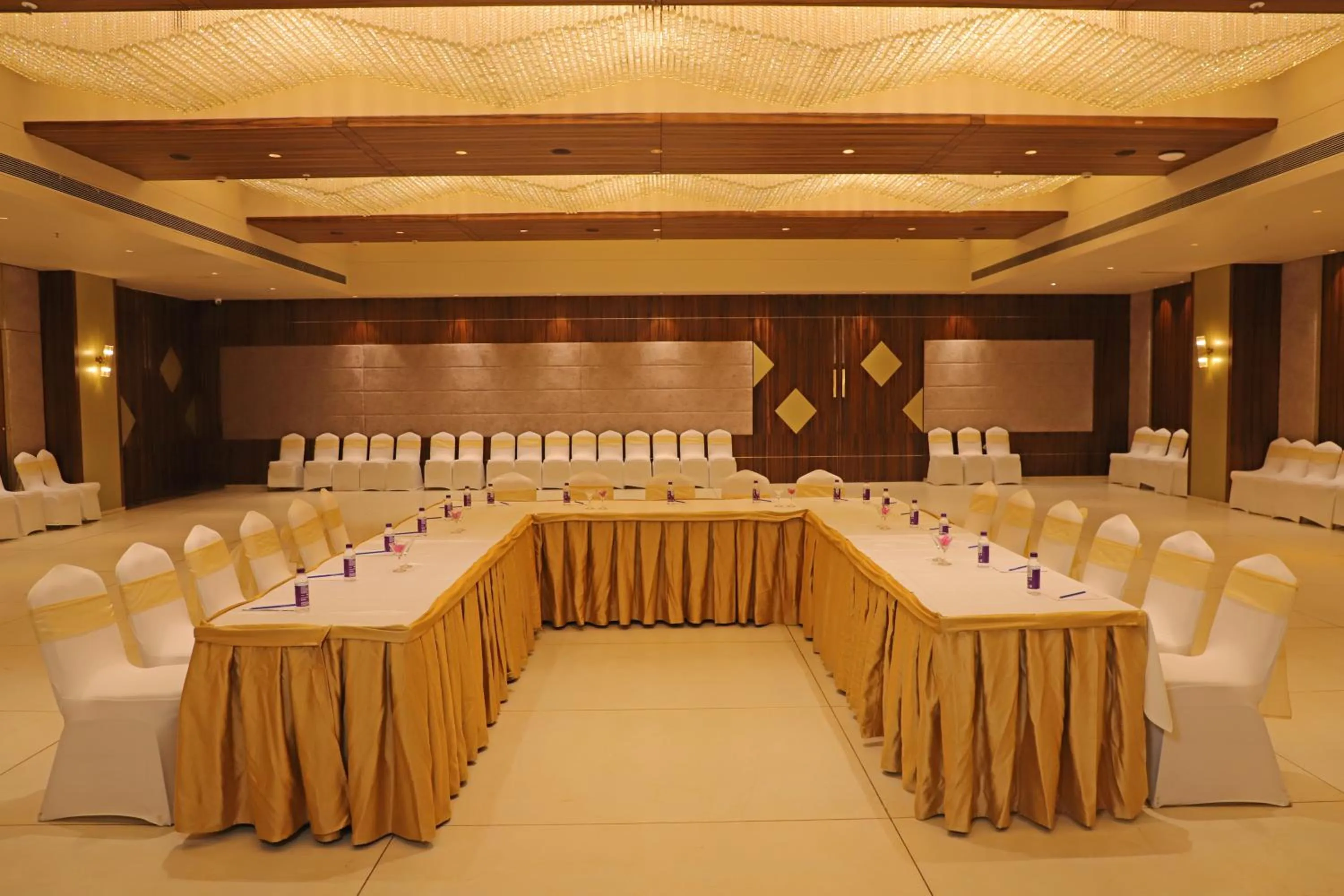 Meeting/conference room in Golden Tulip Candolim, Goa
