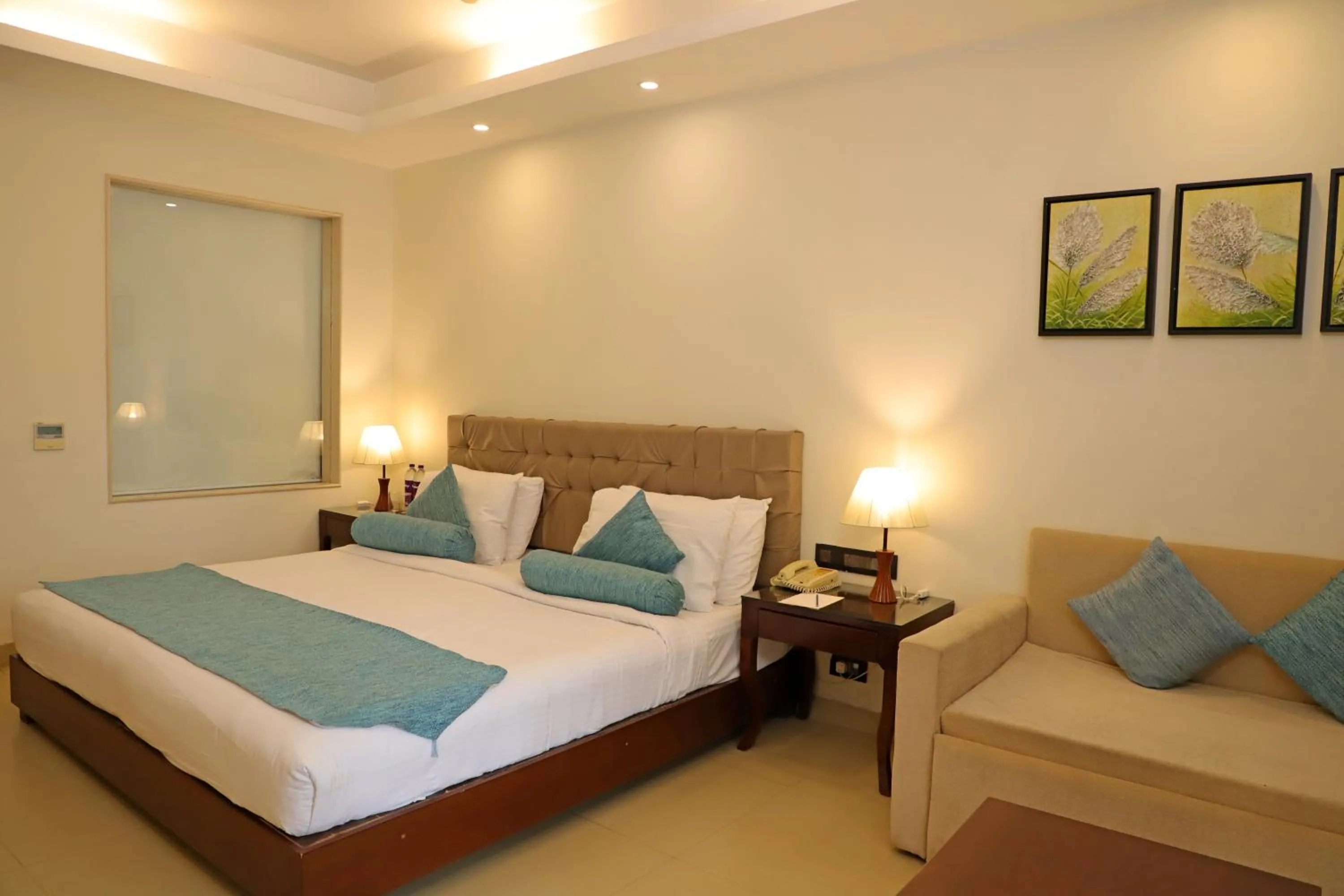 Bed in Golden Tulip Candolim, Goa