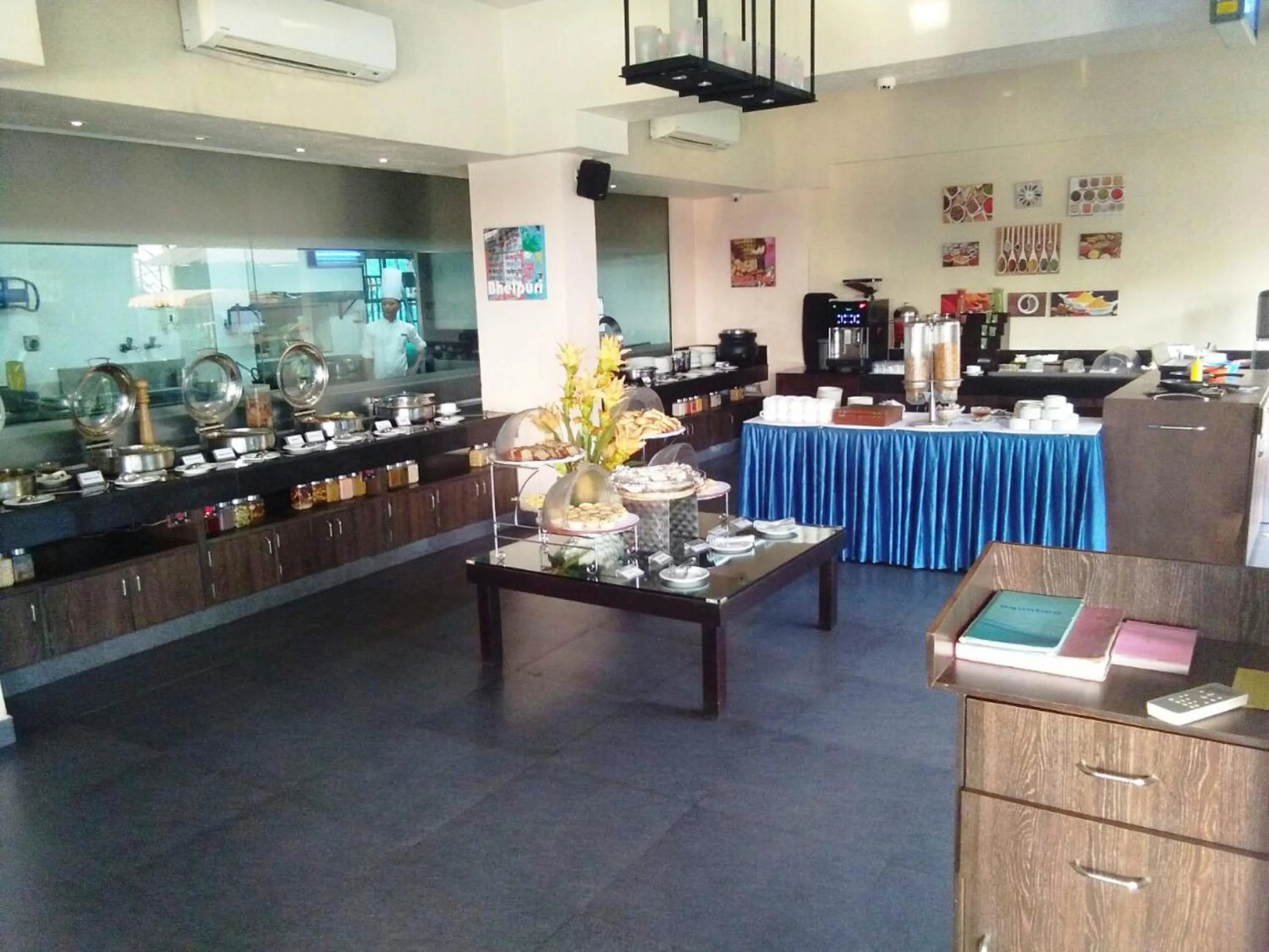 Breakfast in Golden Tulip Candolim, Goa