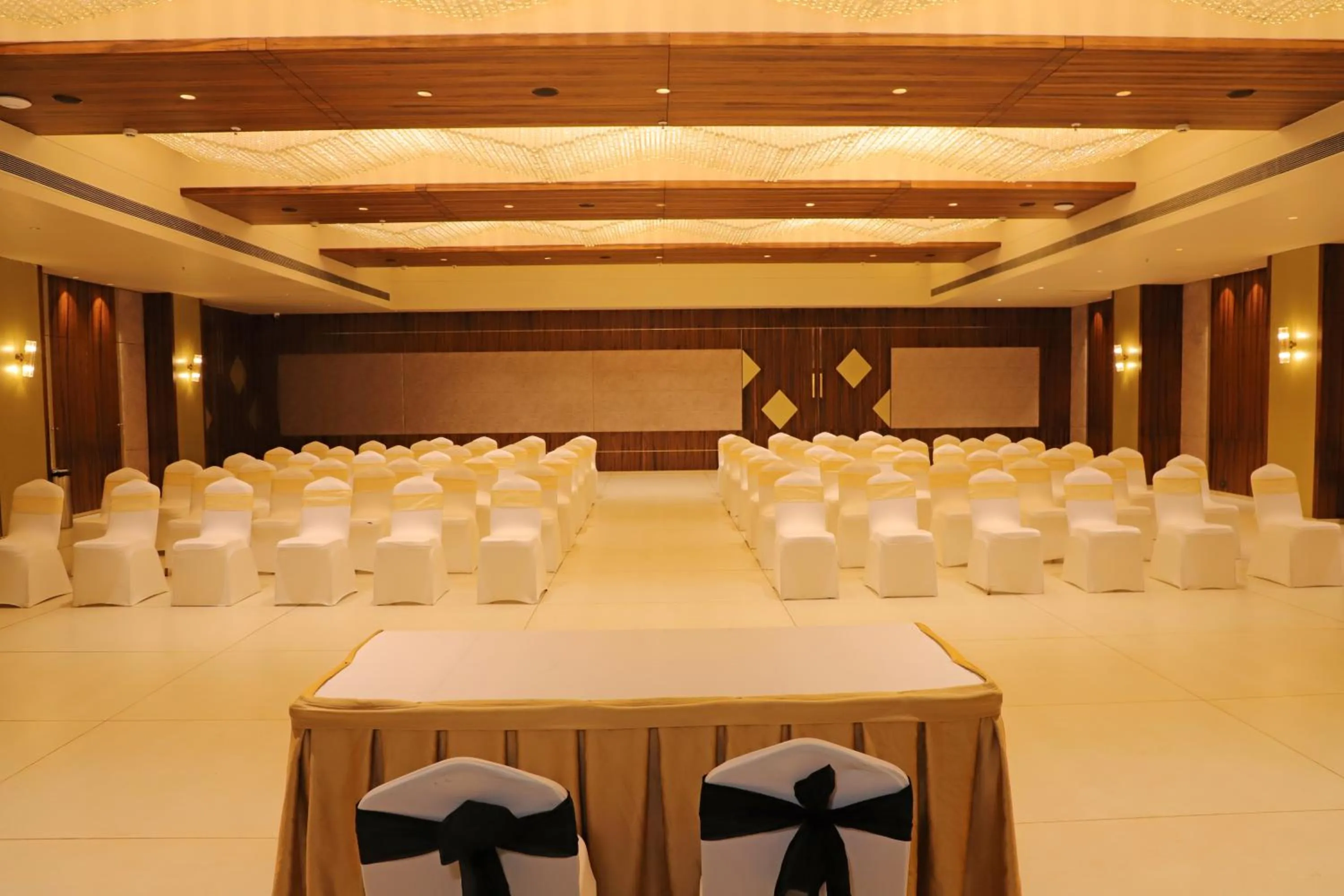 Meeting/conference room in Golden Tulip Candolim, Goa