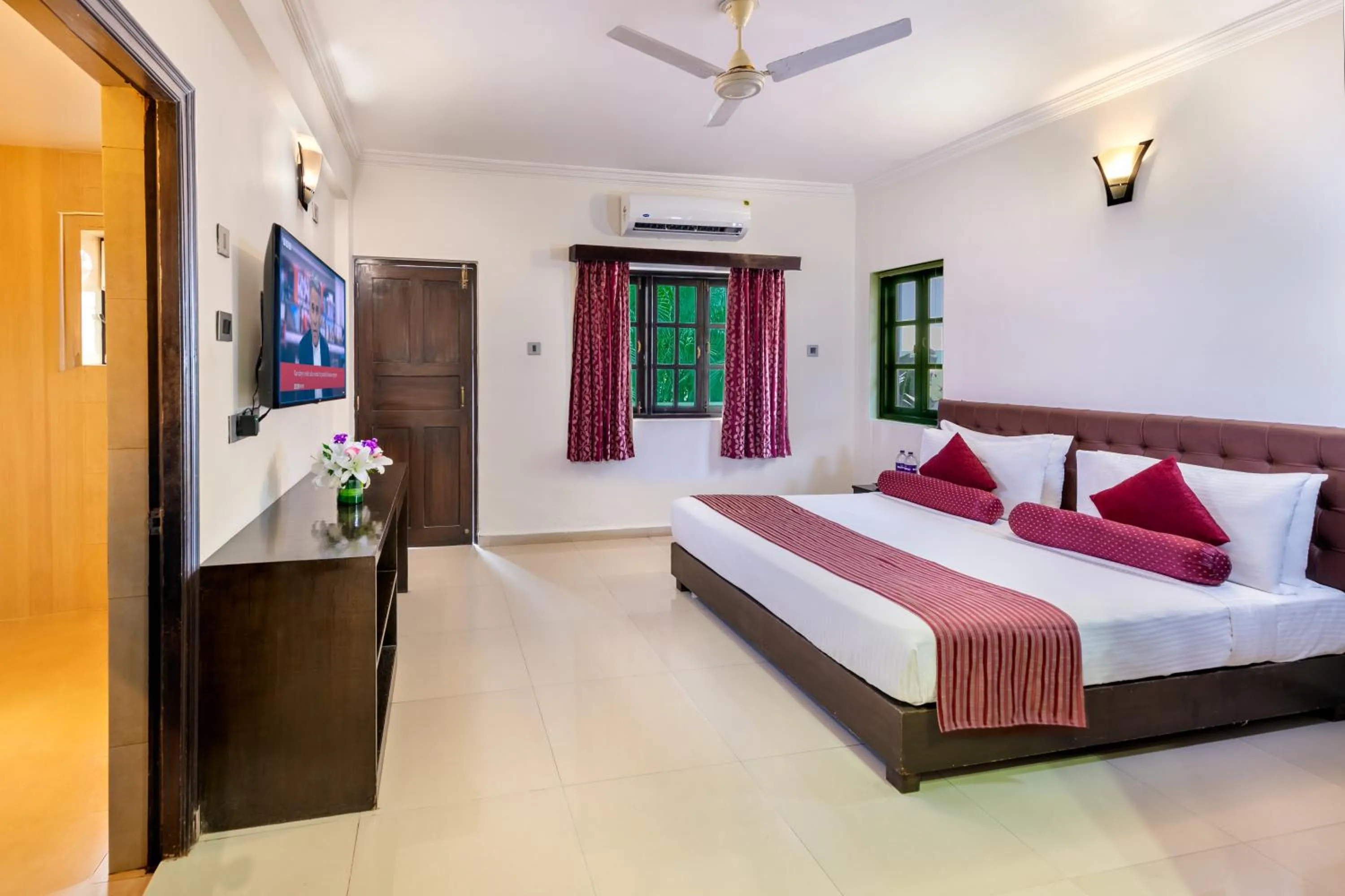 Bed in Golden Tulip Candolim, Goa