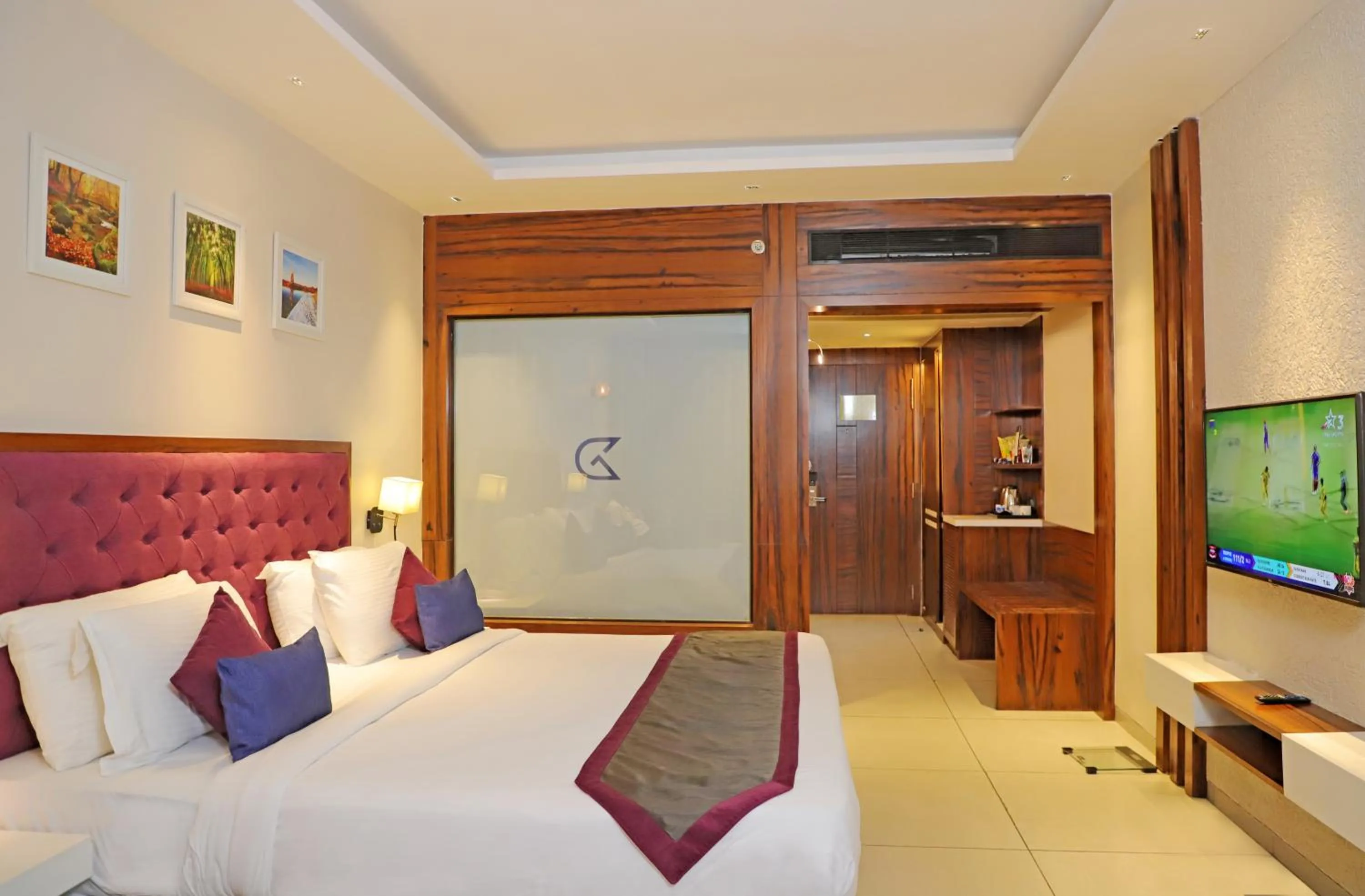 Bed in Golden Tulip Candolim, Goa