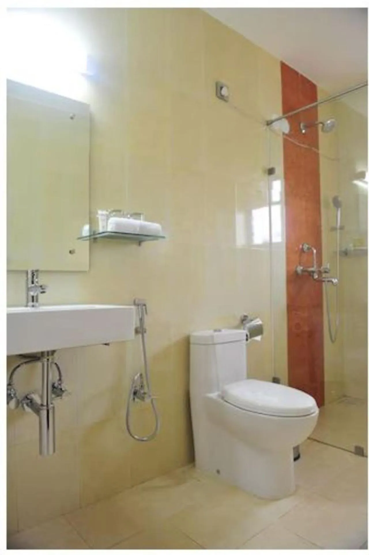 Shower in Golden Tulip Candolim, Goa