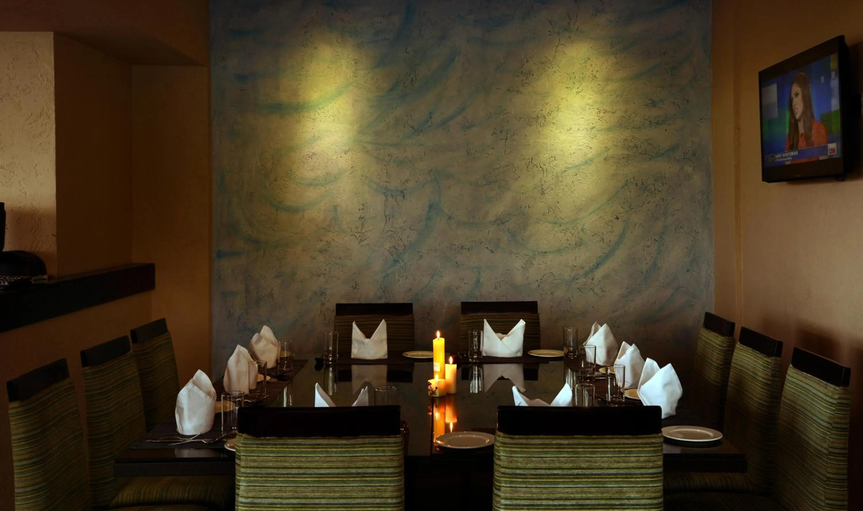 Restaurant/places to eat in Golden Tulip Candolim, Goa