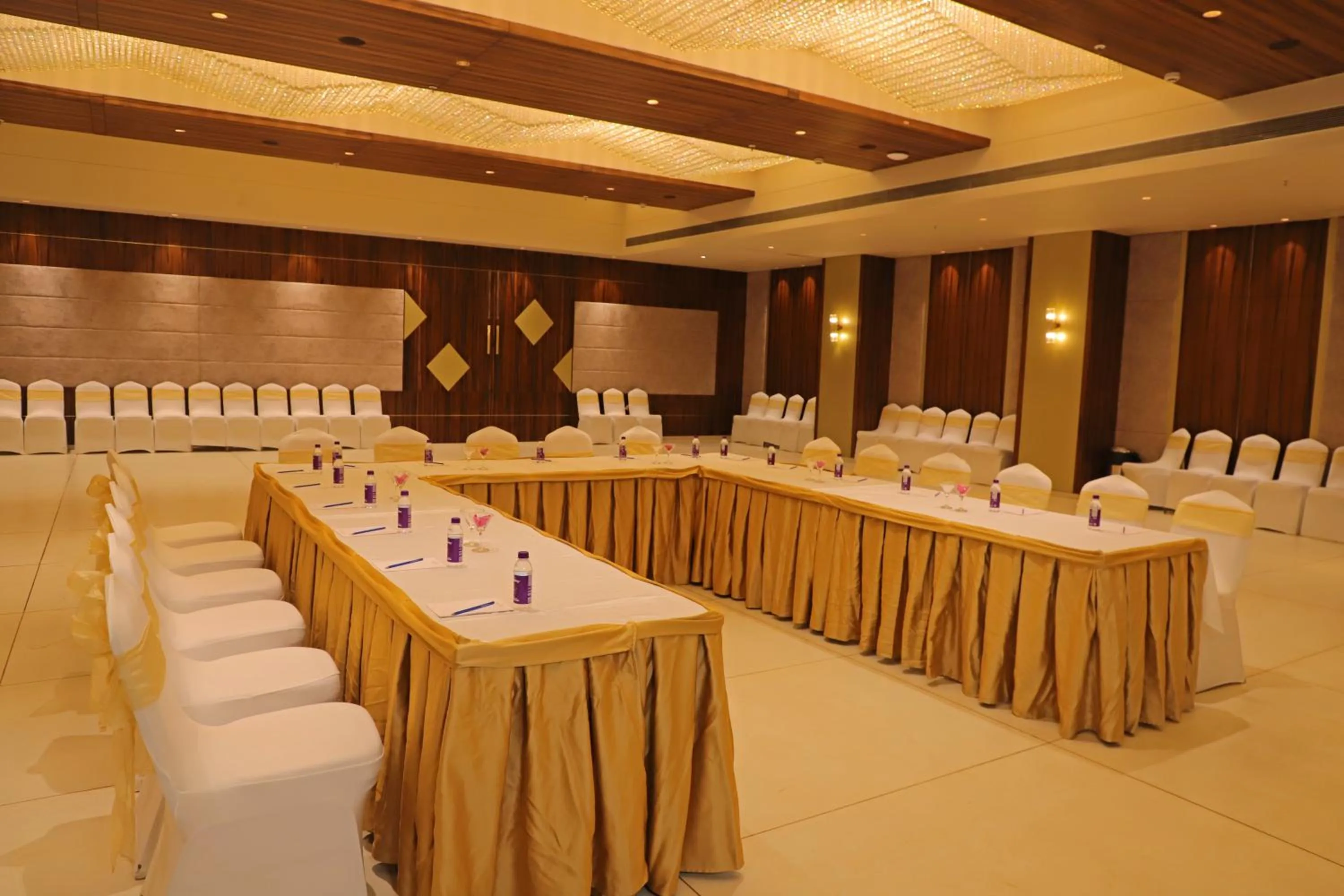 Meeting/conference room in Golden Tulip Candolim, Goa