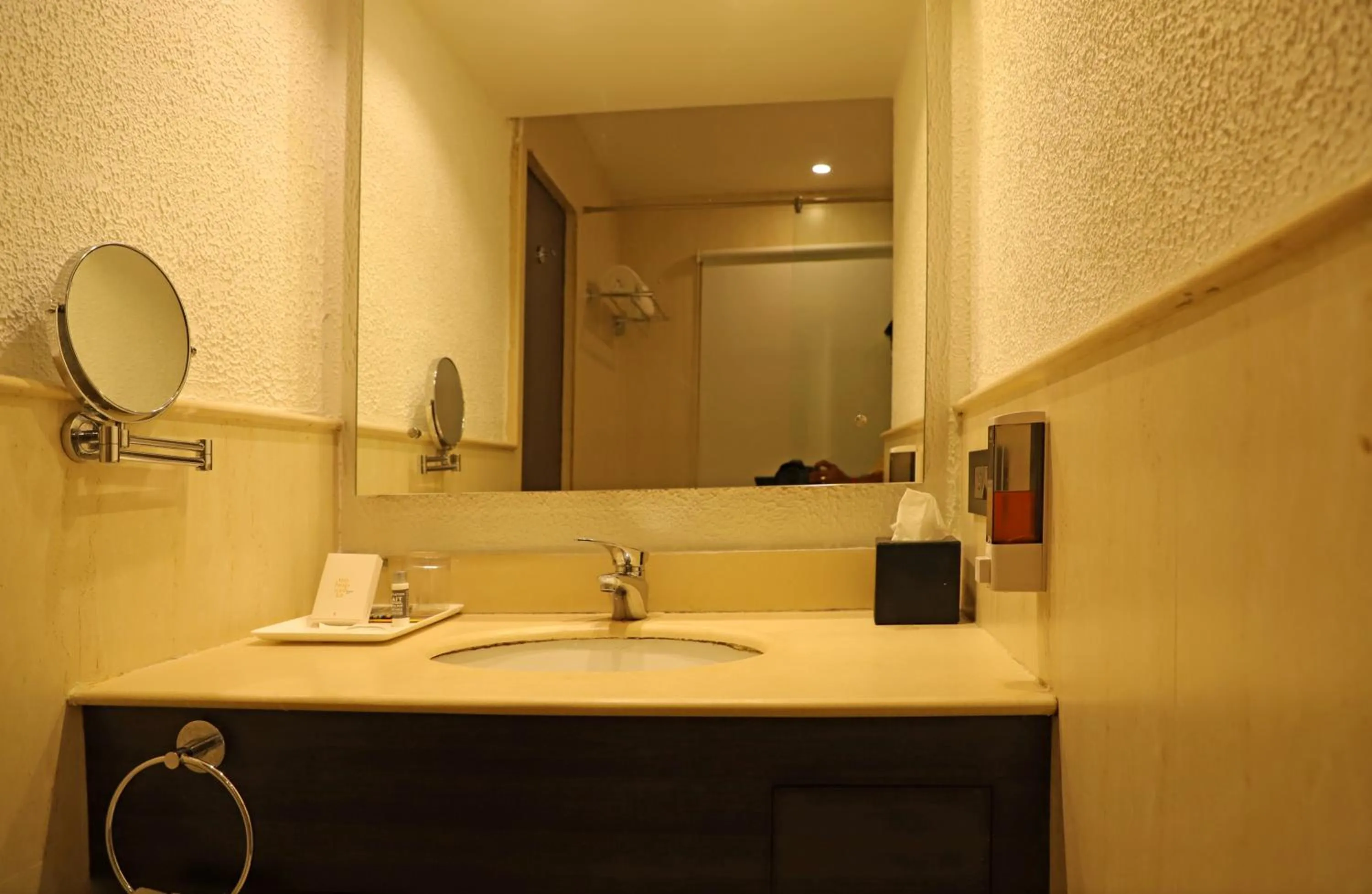 Bathroom in Golden Tulip Candolim, Goa