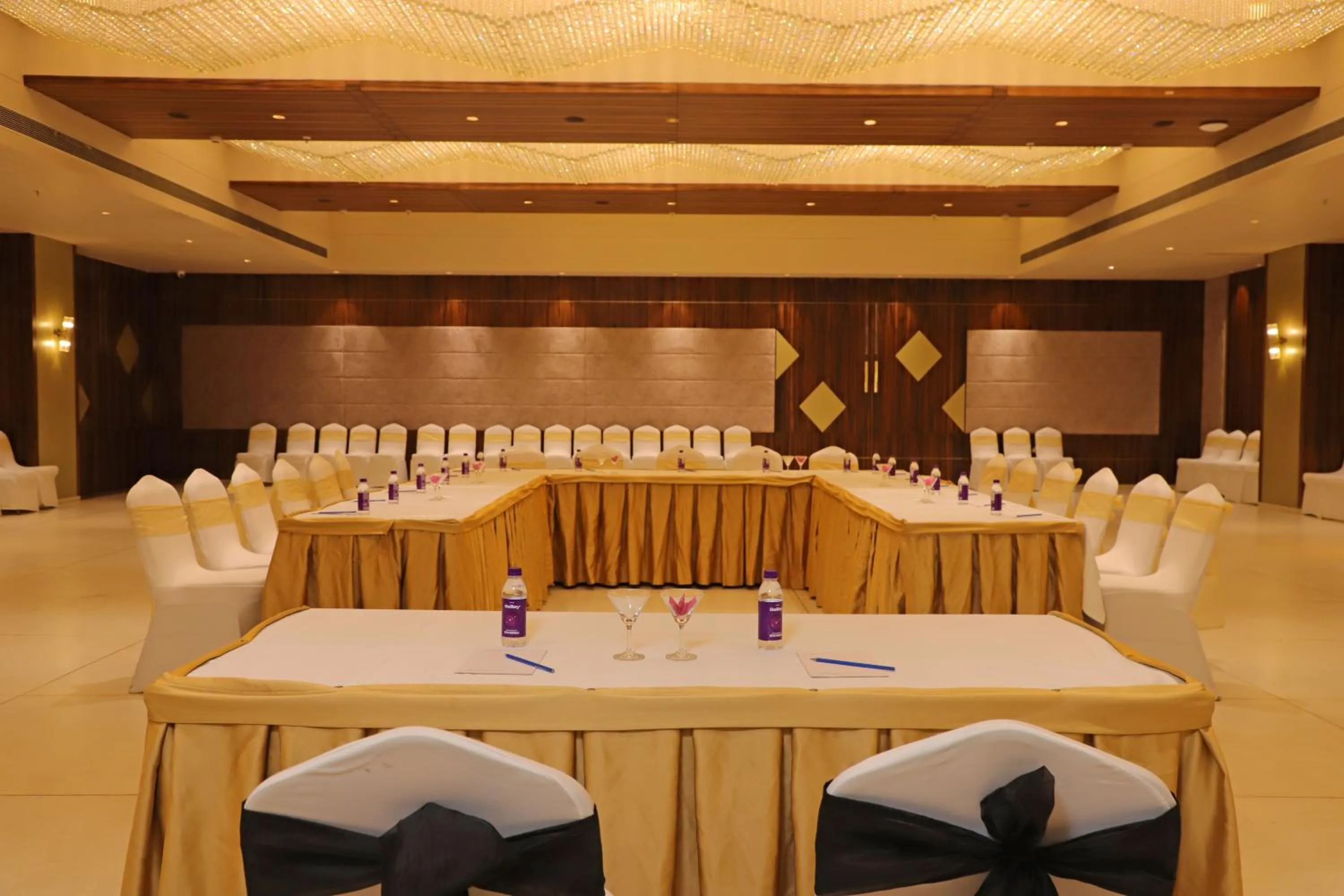 Meeting/conference room in Golden Tulip Candolim, Goa