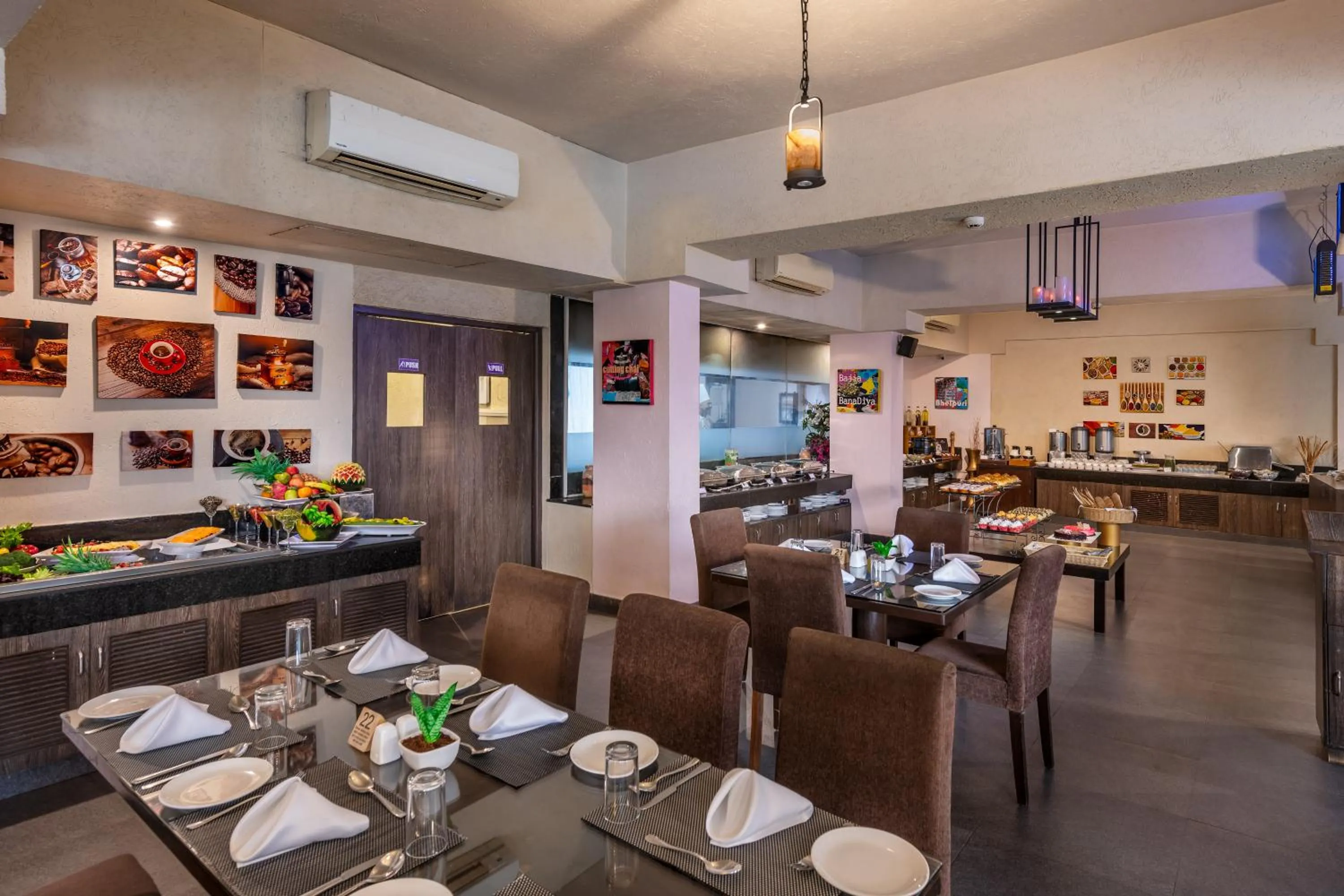 Restaurant/places to eat in Golden Tulip Candolim, Goa