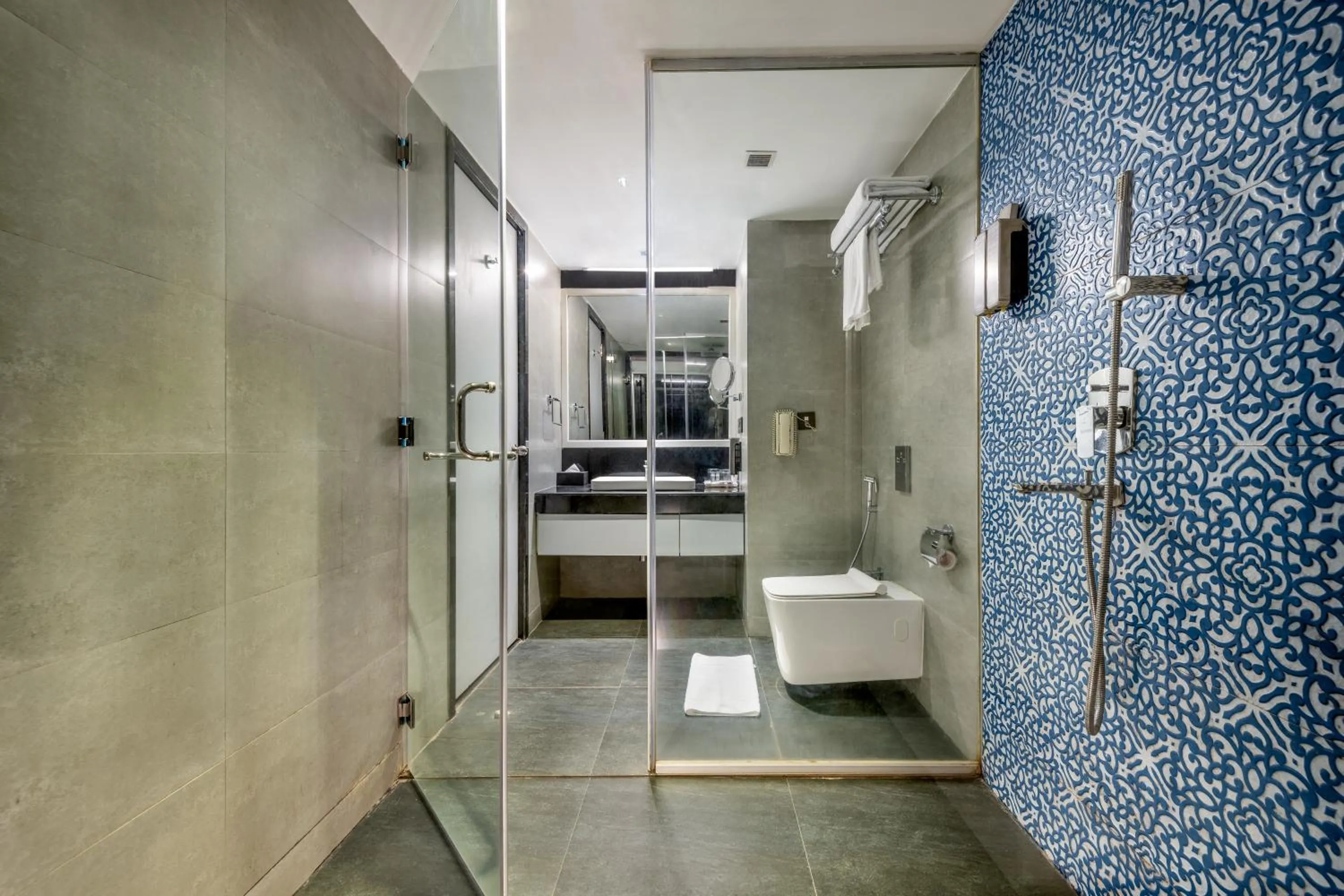 Bathroom in Golden Tulip Candolim, Goa