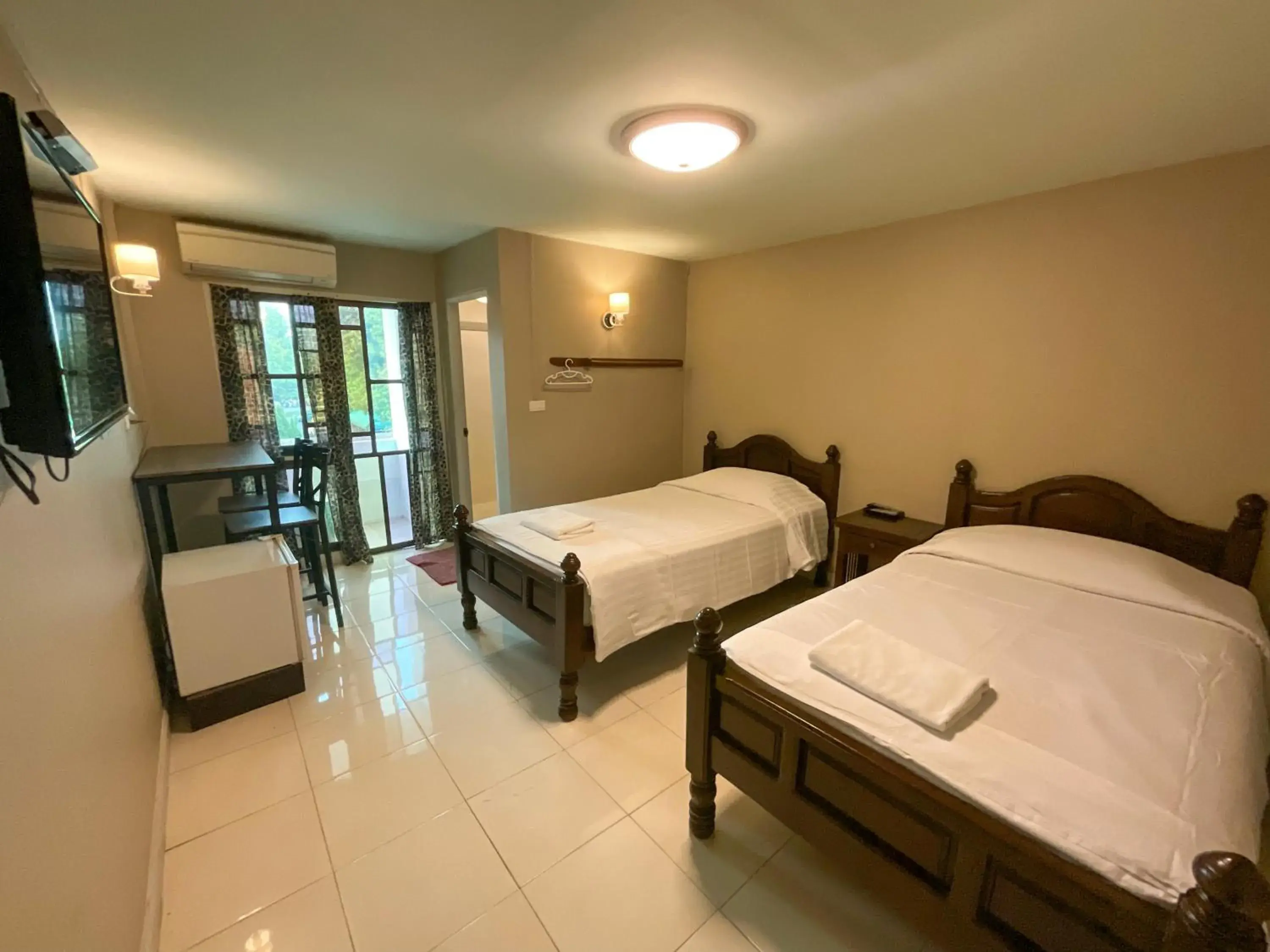 Standard Twin Room with Balcony in Mali's Room Standard Twin Room with Balcony in Mali's Room