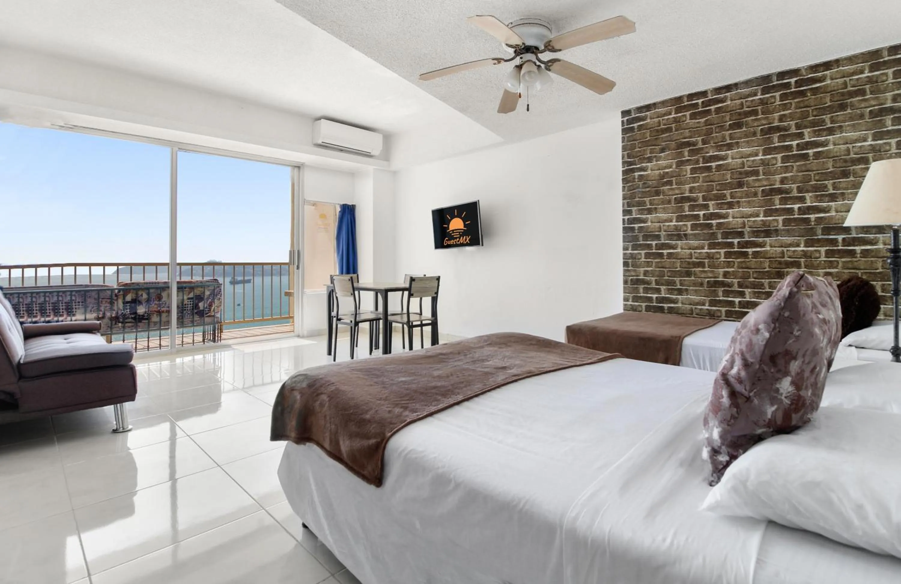 TV and multimedia, Bed in Suites Torres Gemelas VIP