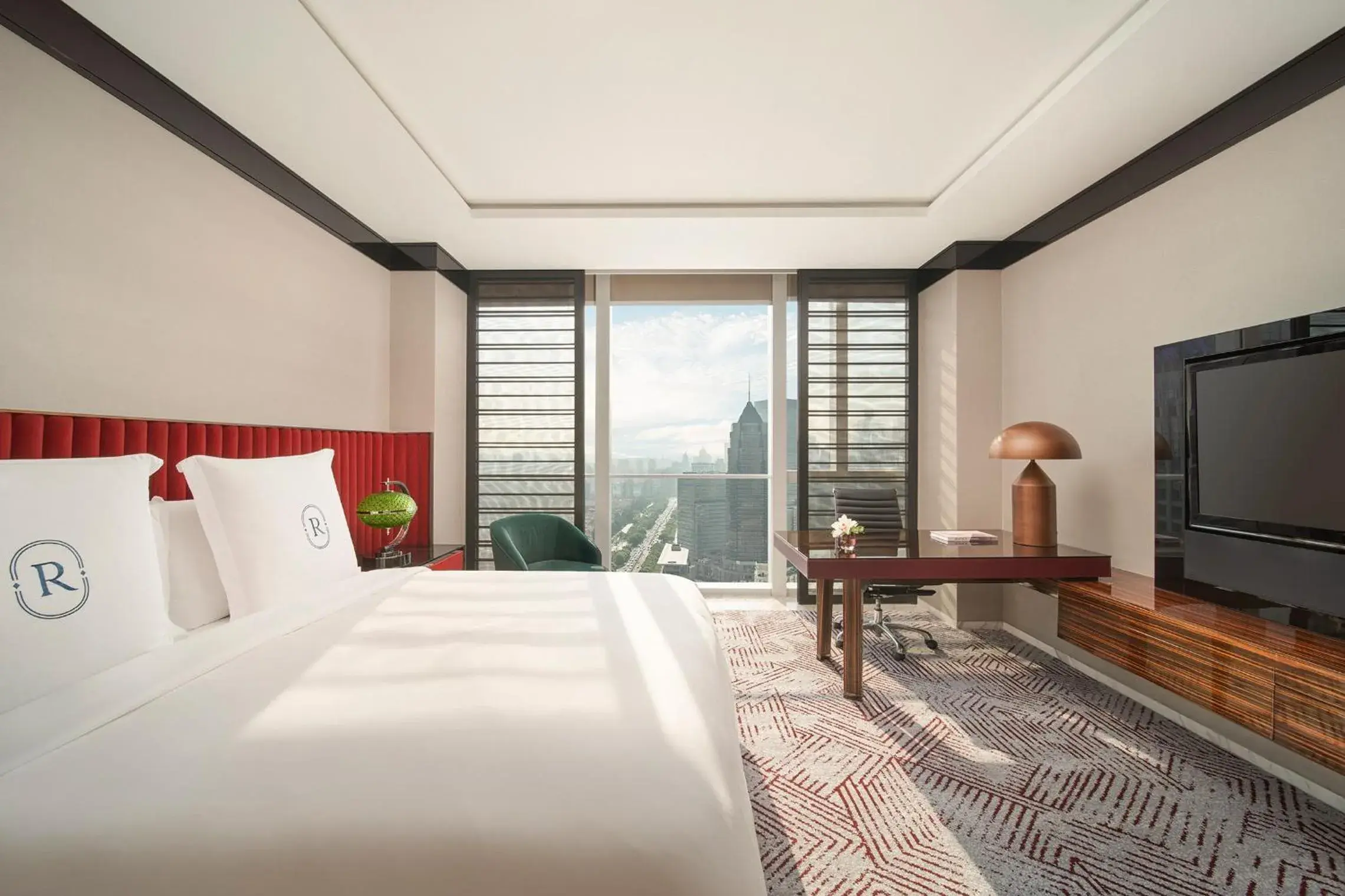 Premium King Room with City View in Regent Shanghai Pudong Premium King Room with City View in Regent Shanghai Pudong
