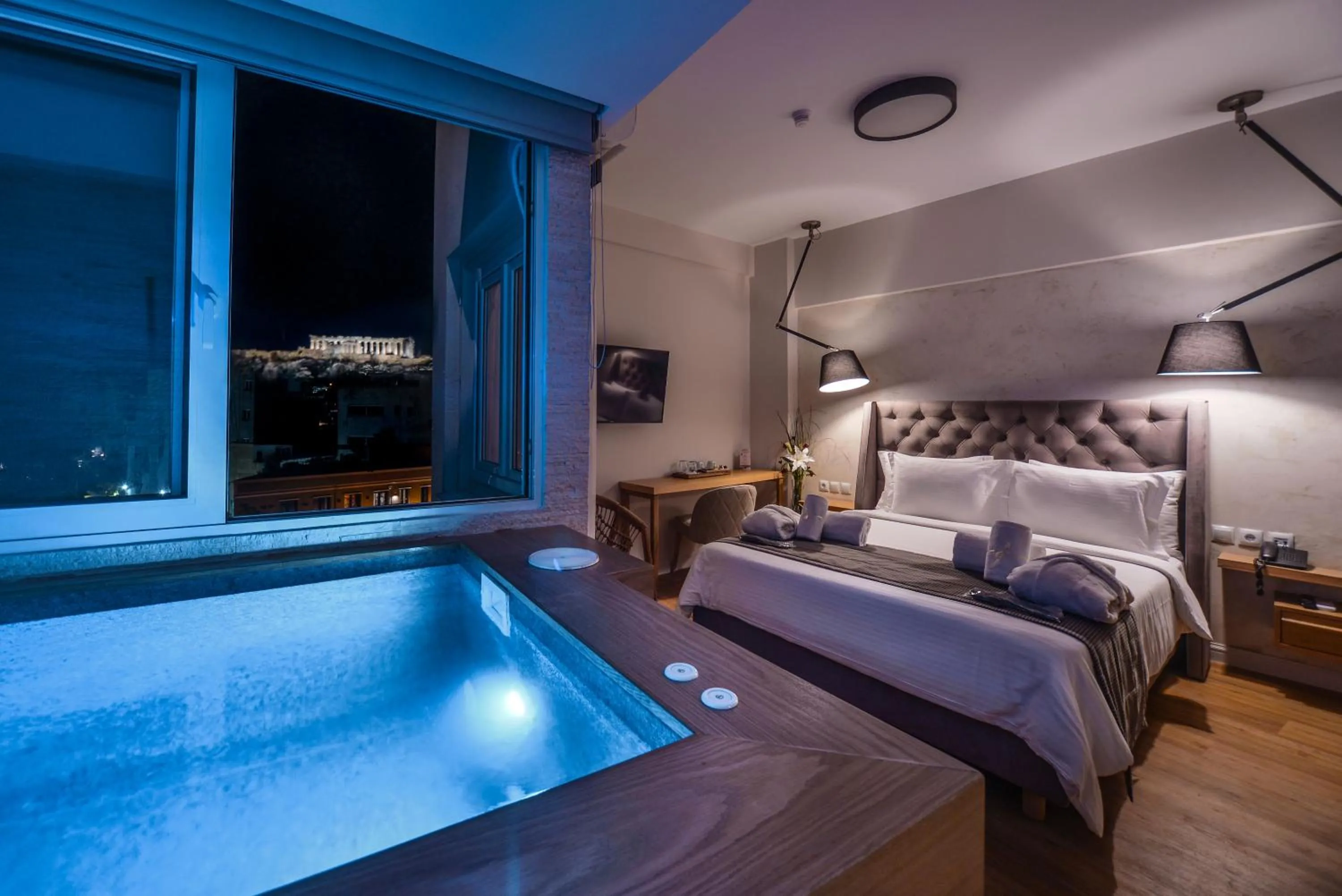 Suite with Acropolis View and Hot Tub in A.P. Acropolis View Apartments