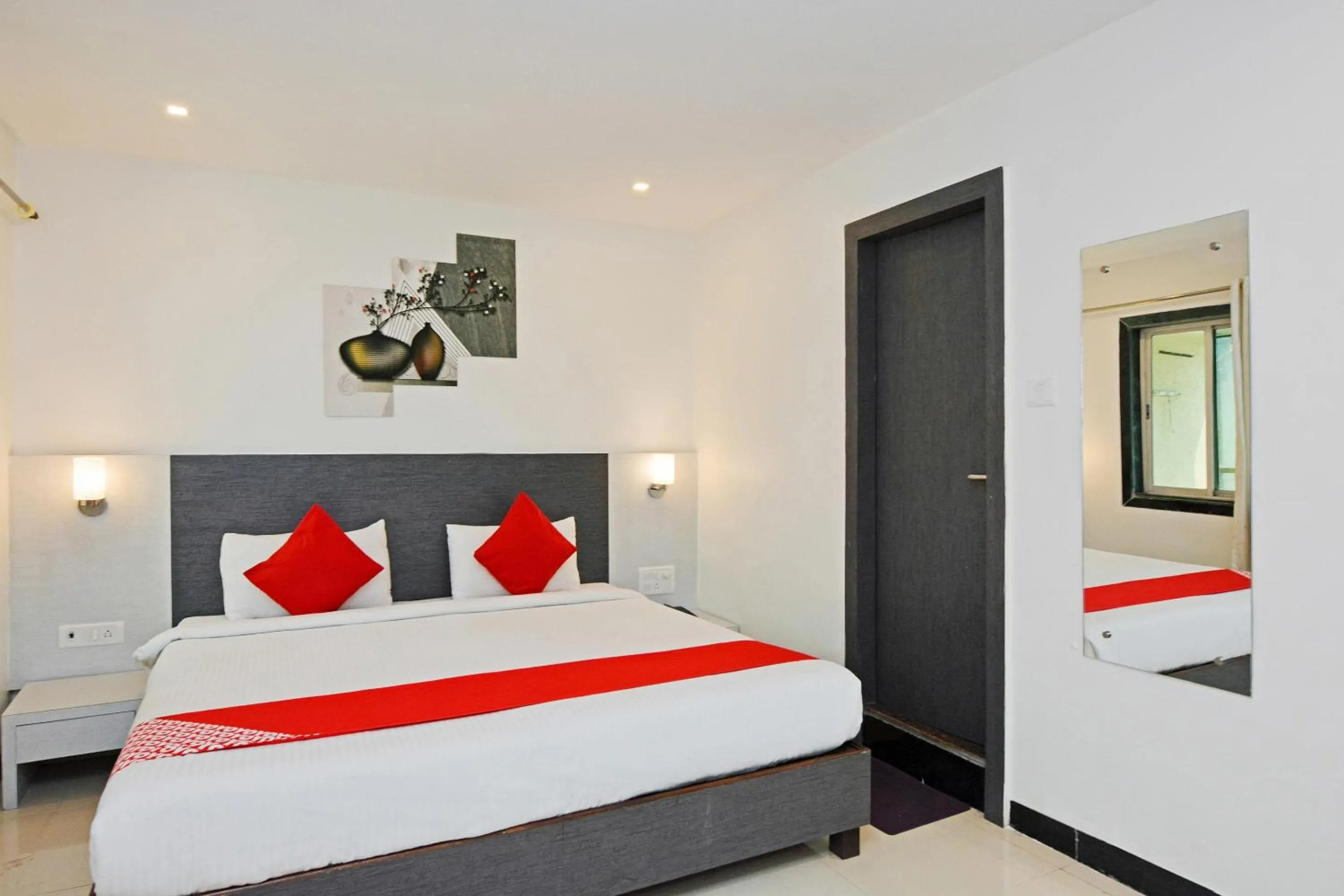 Bedroom in Hotel O Ashwarya Service Apartment