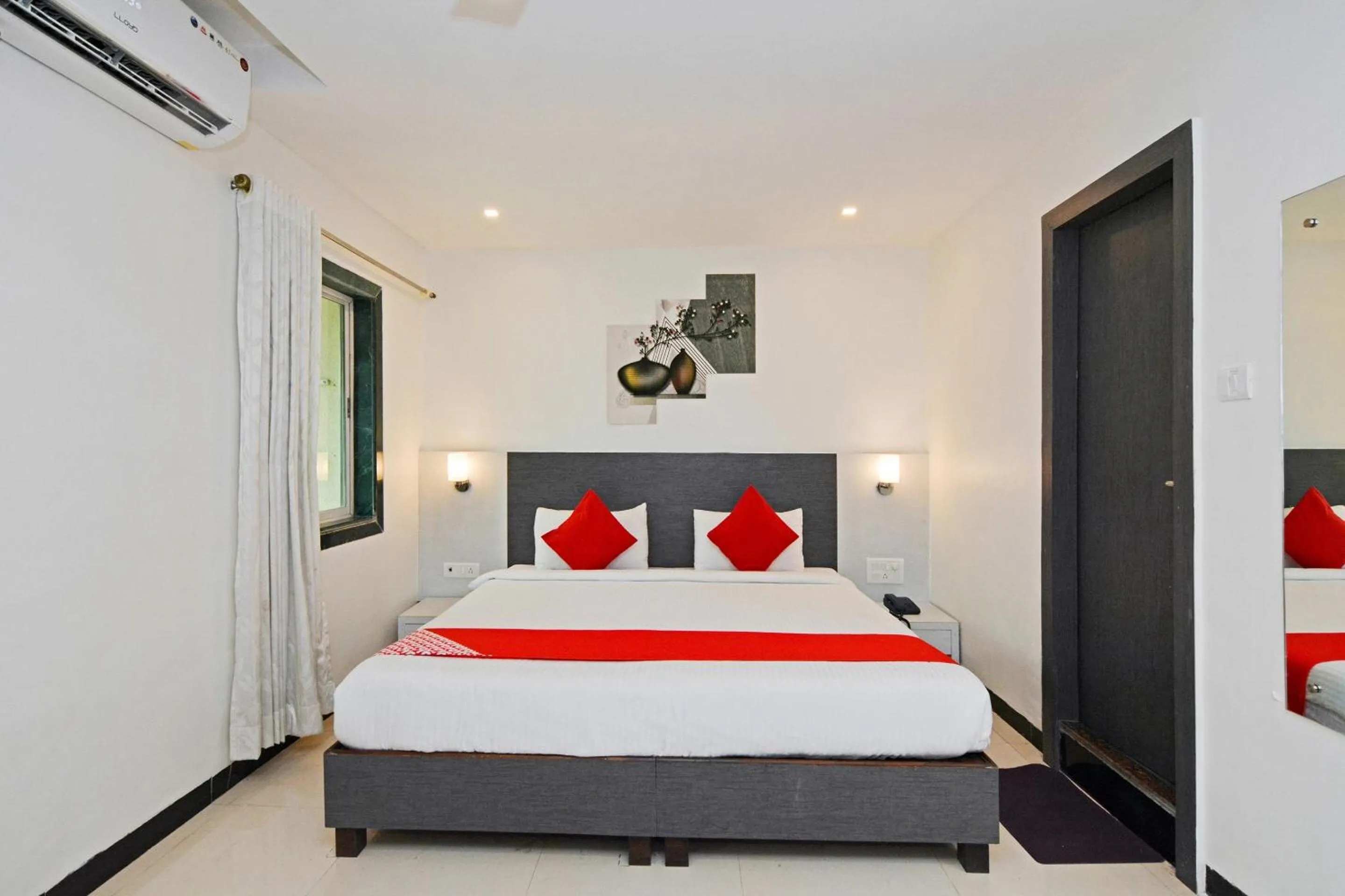 Bedroom in Hotel O Ashwarya Service Apartment
