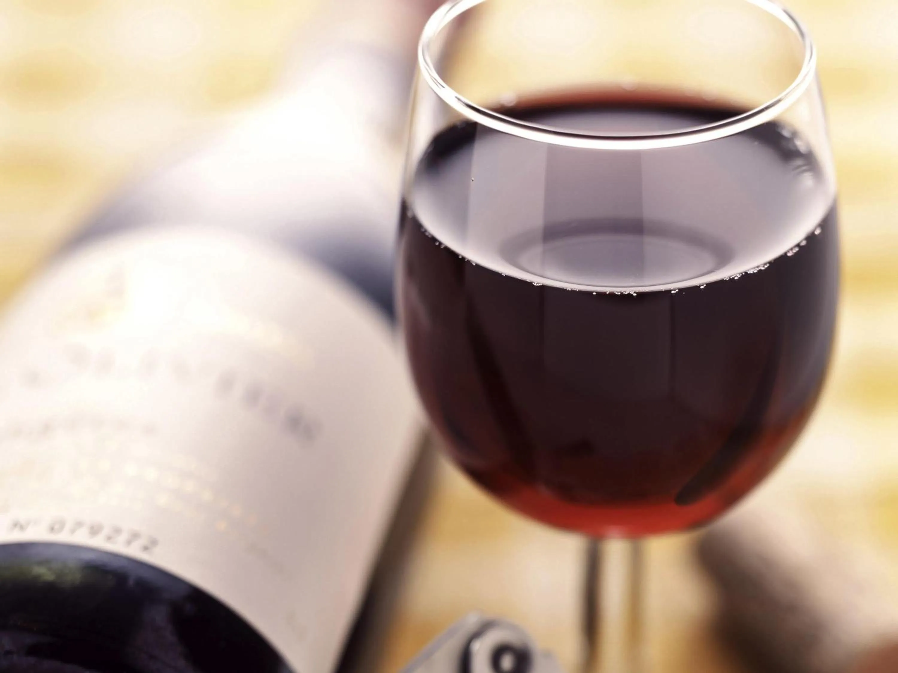 Lounge or bar in ibis Plymouth