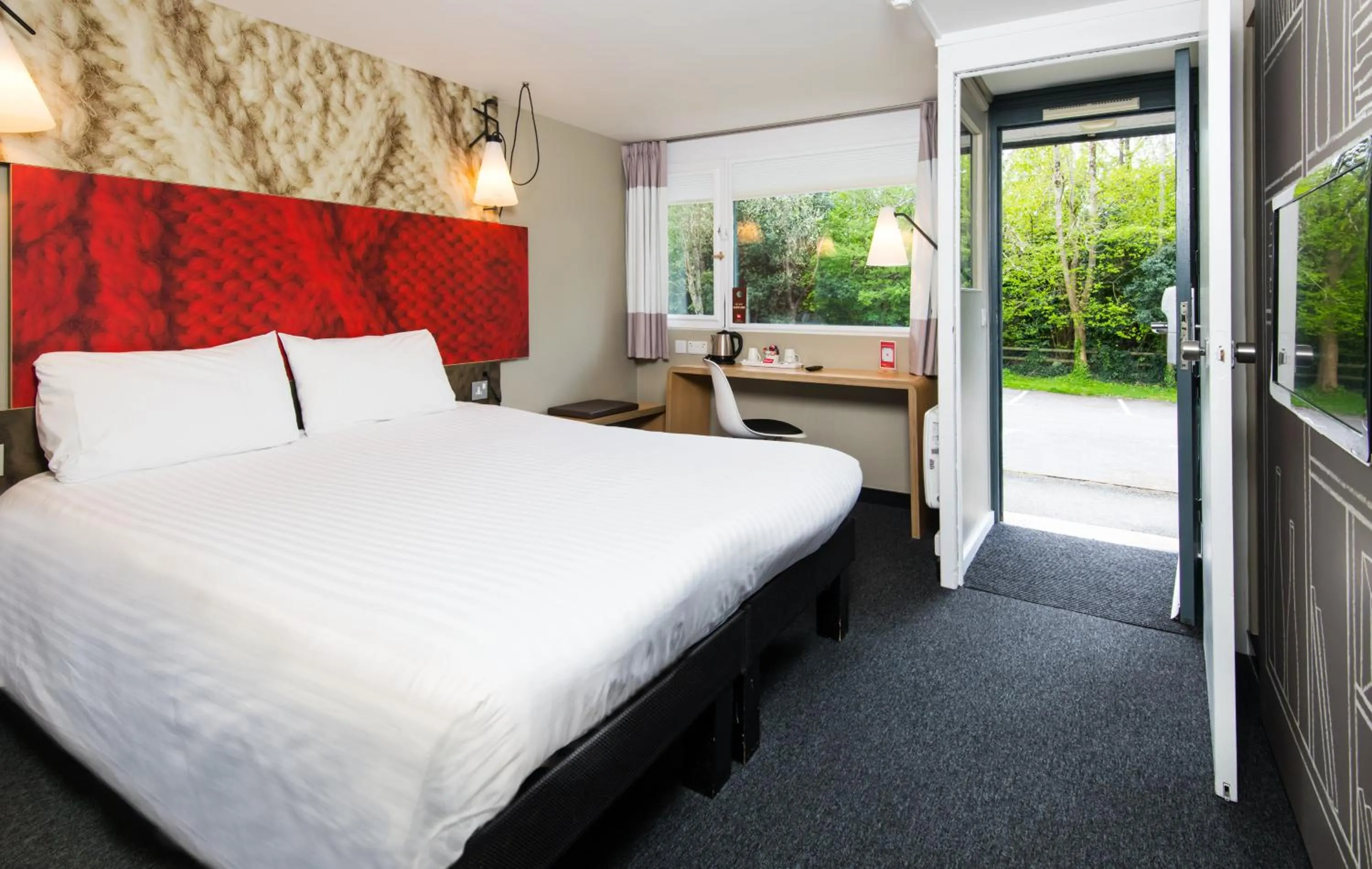 Bed in ibis Plymouth