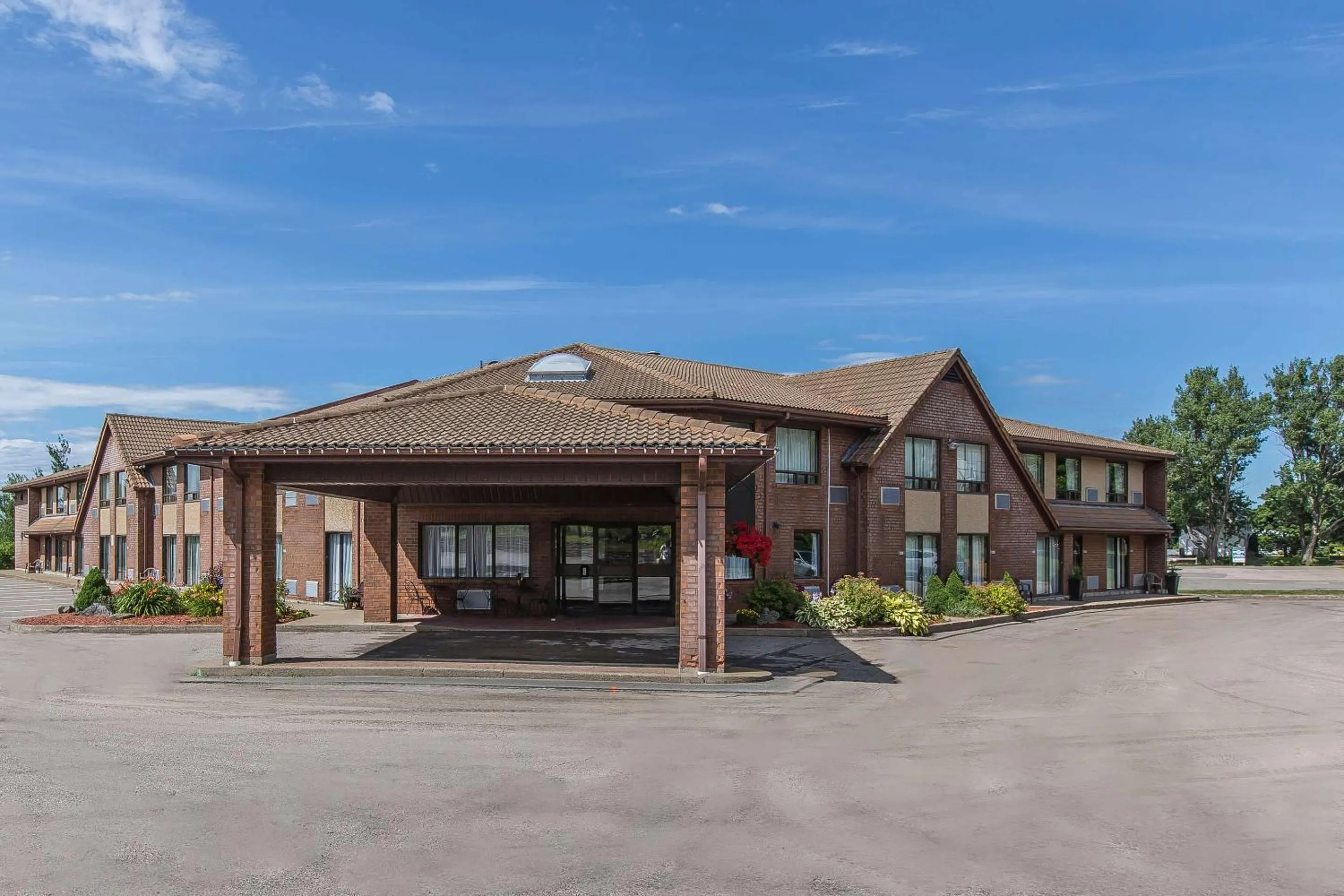 Property building in Comfort Inn