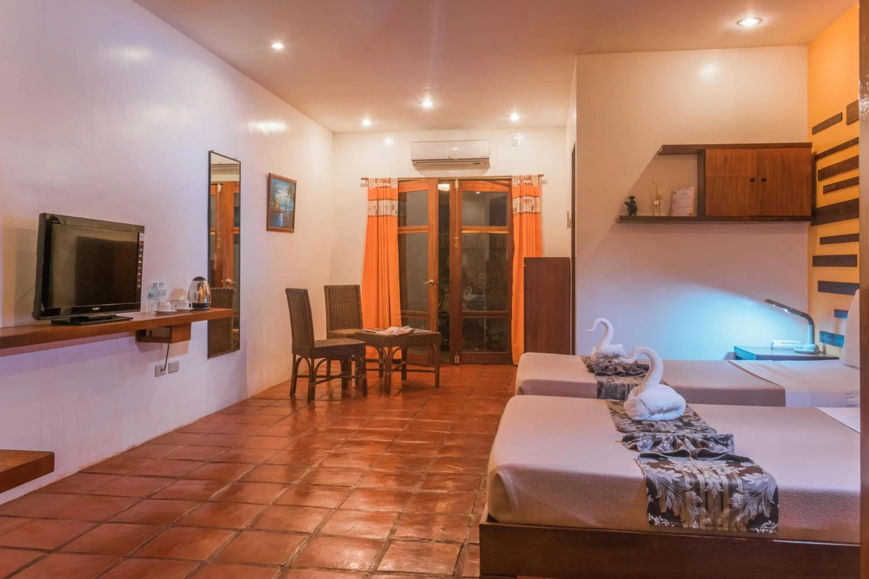 TV and multimedia in Acacia Tree Garden Hotel