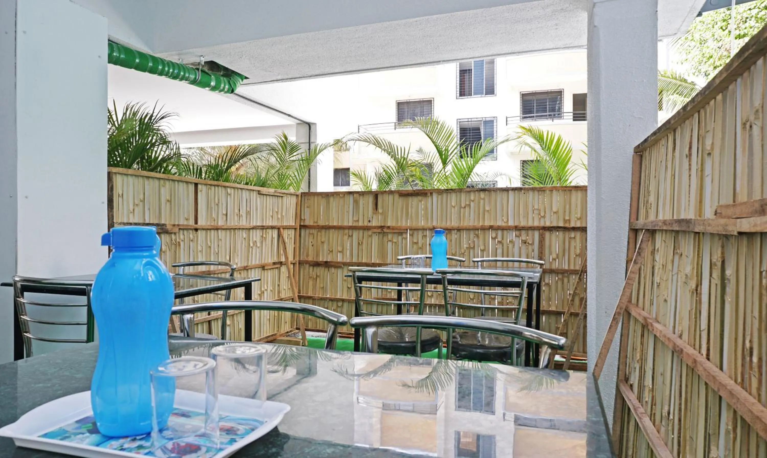 Restaurant/places to eat in Treebo Lotus Baner