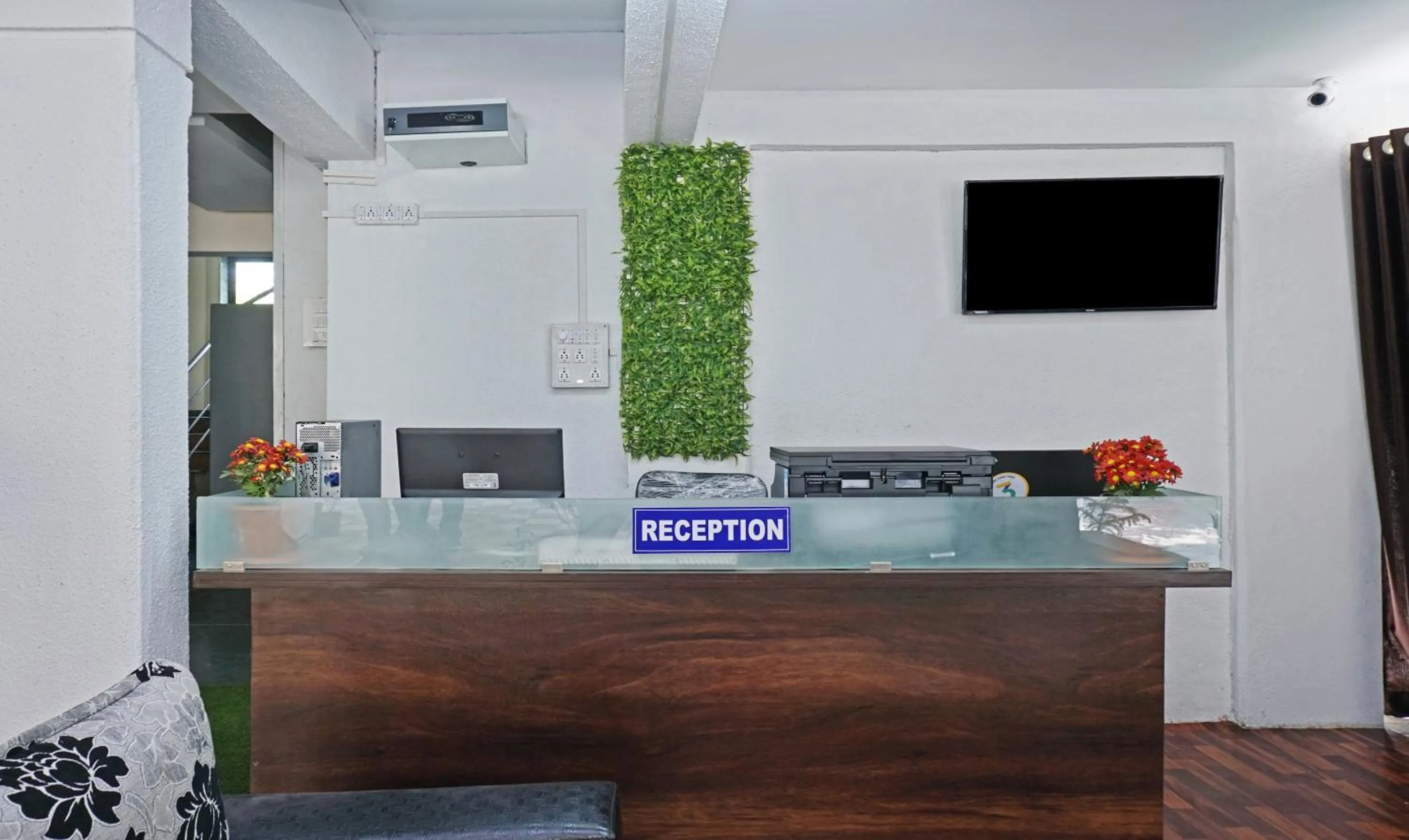 Lobby or reception in Treebo Lotus Baner