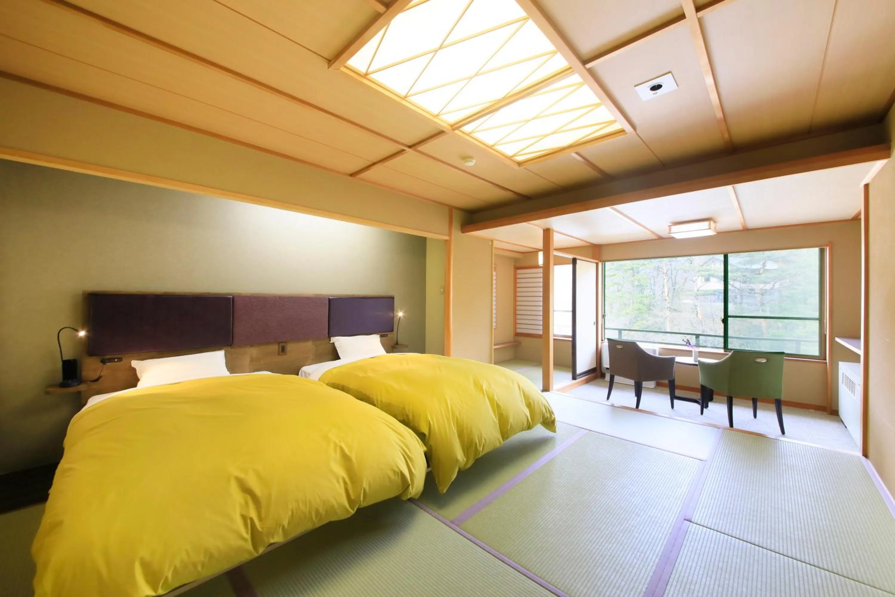 Photo of the whole room, Bed in Naruko Fuga