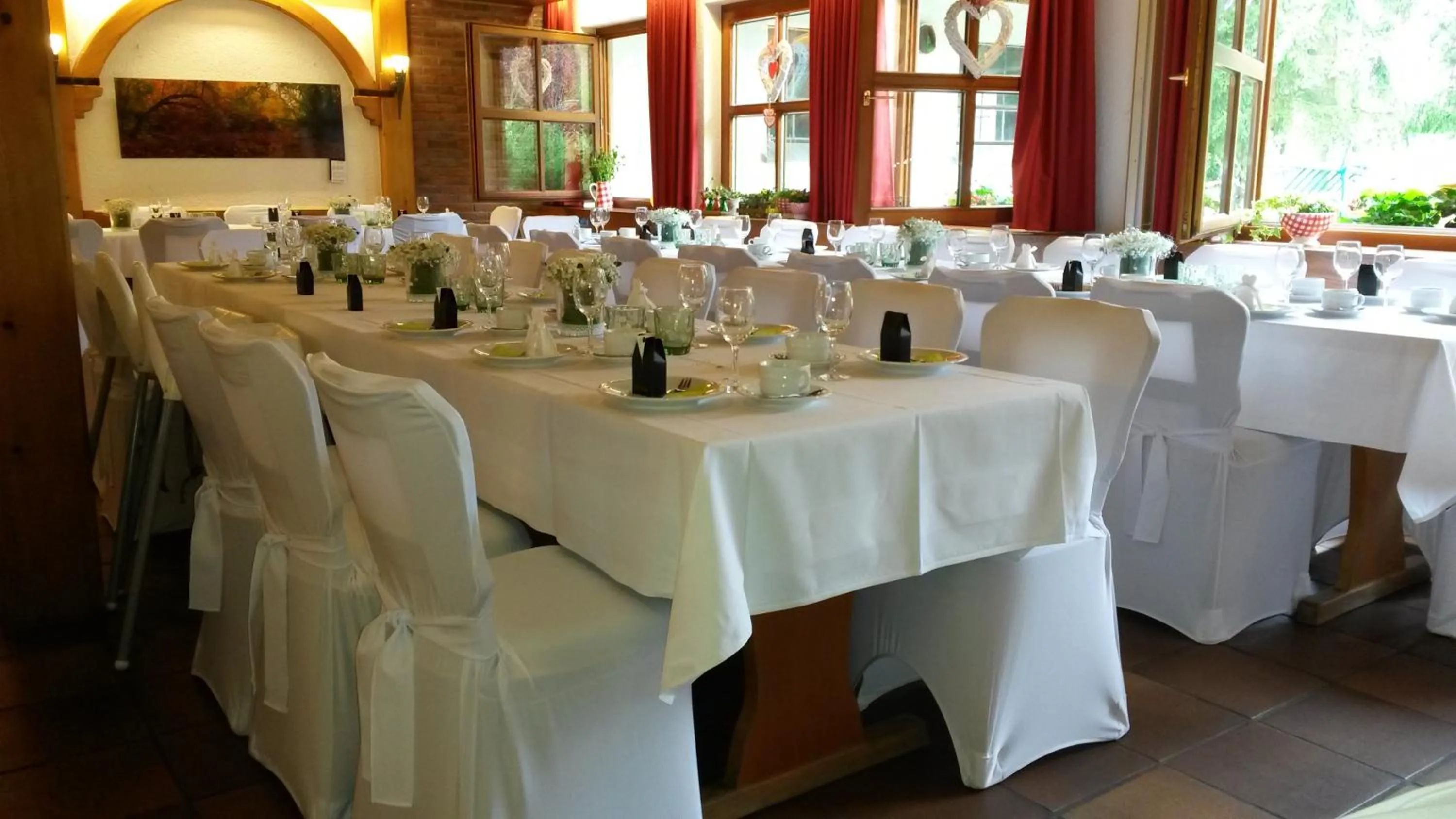 Restaurant/places to eat in Stahlecker Hof