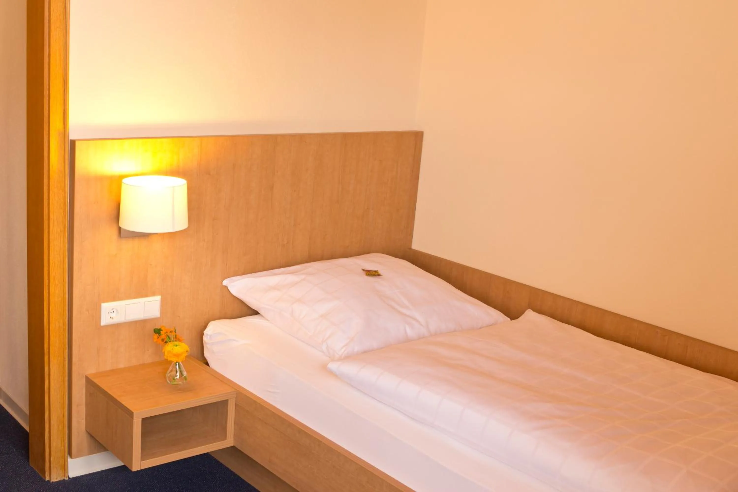 Bed in Stahlecker Hof