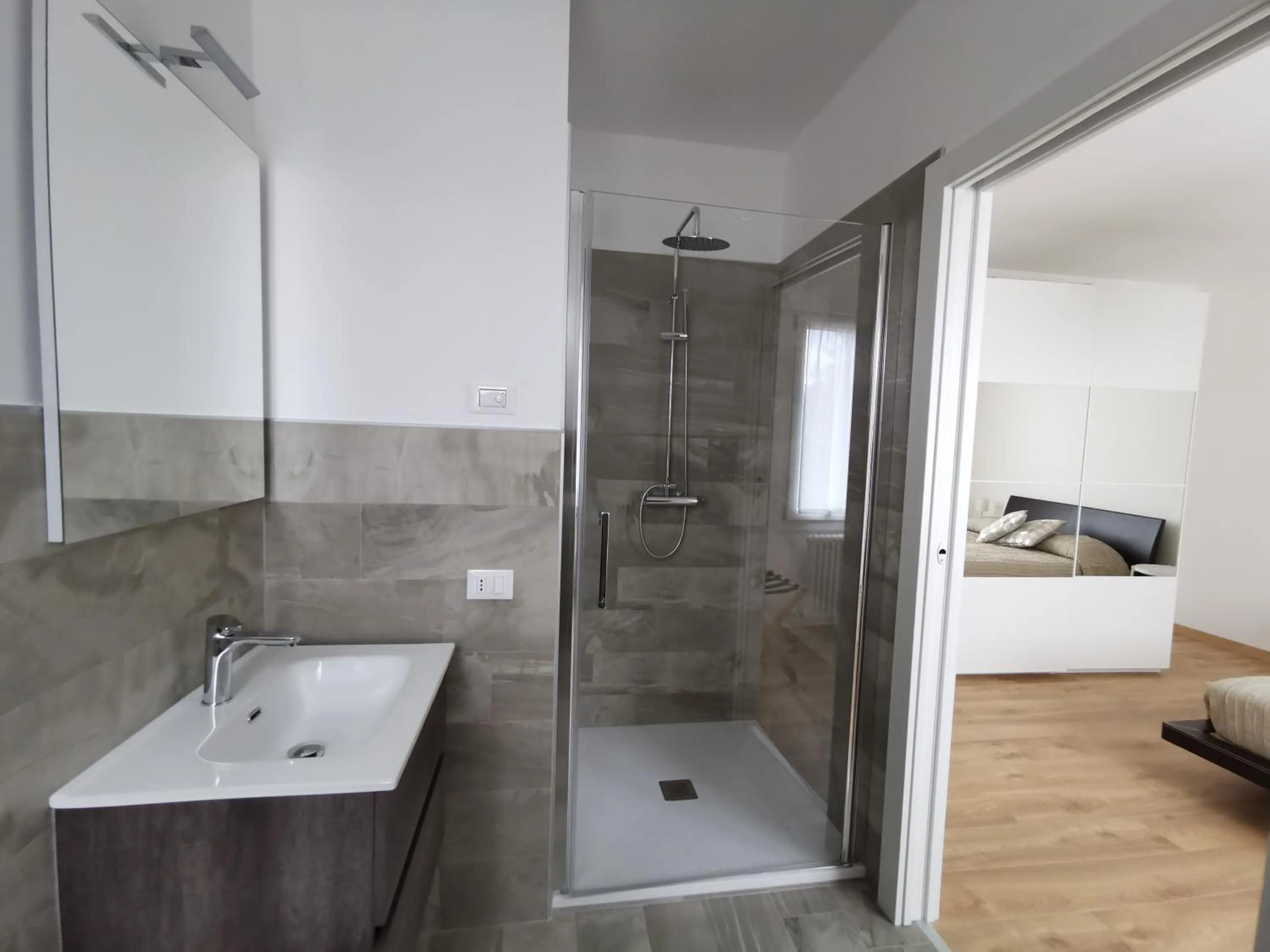 Shower in B&B DESDEMA