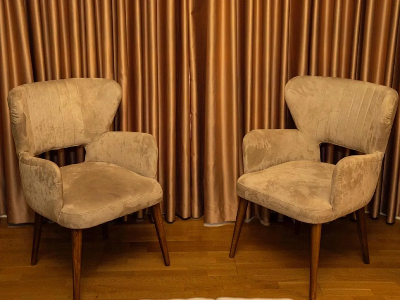 Seating area in Hotel Vila Tirana