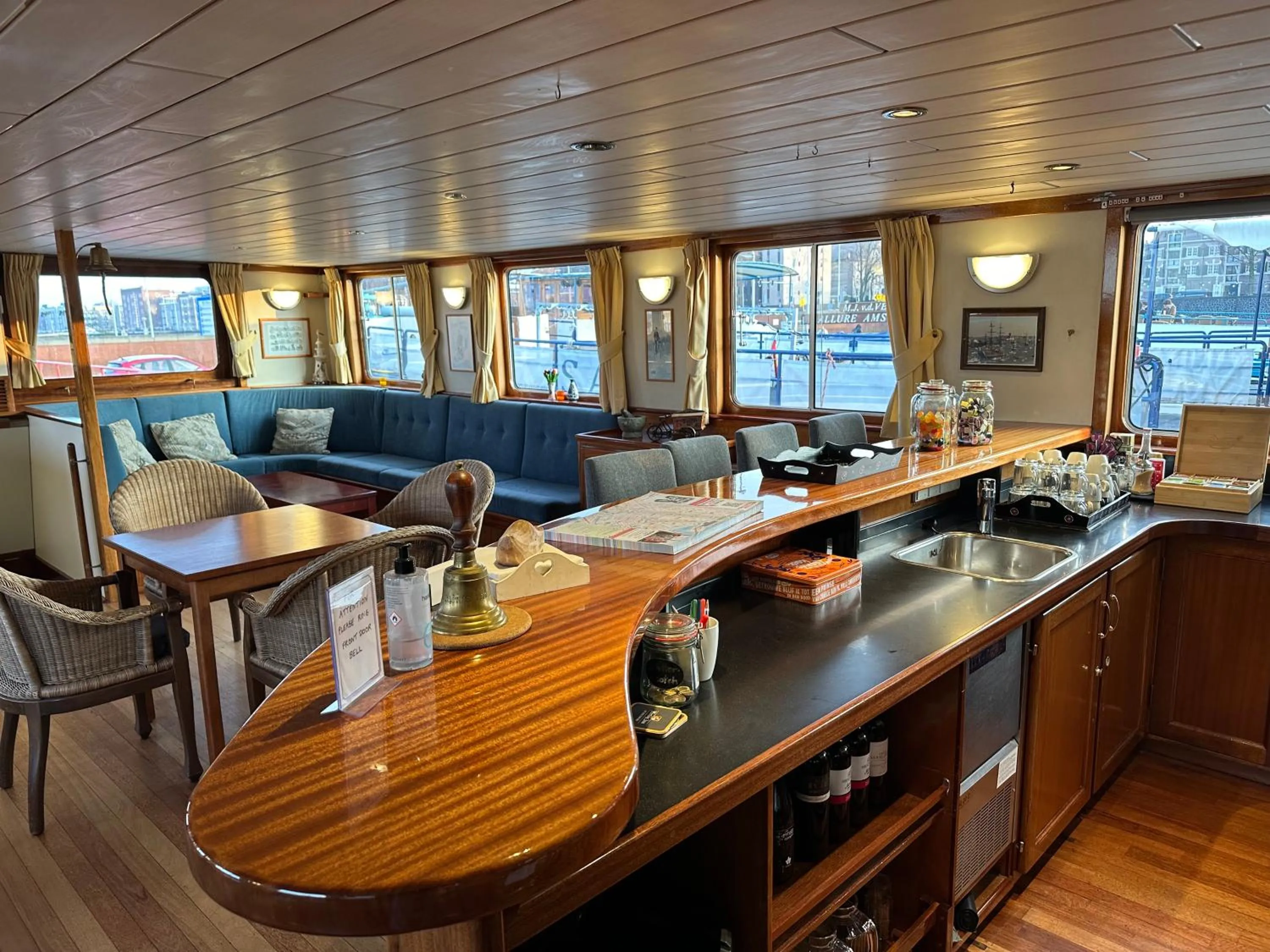 Living room in Hotelboat Angeline