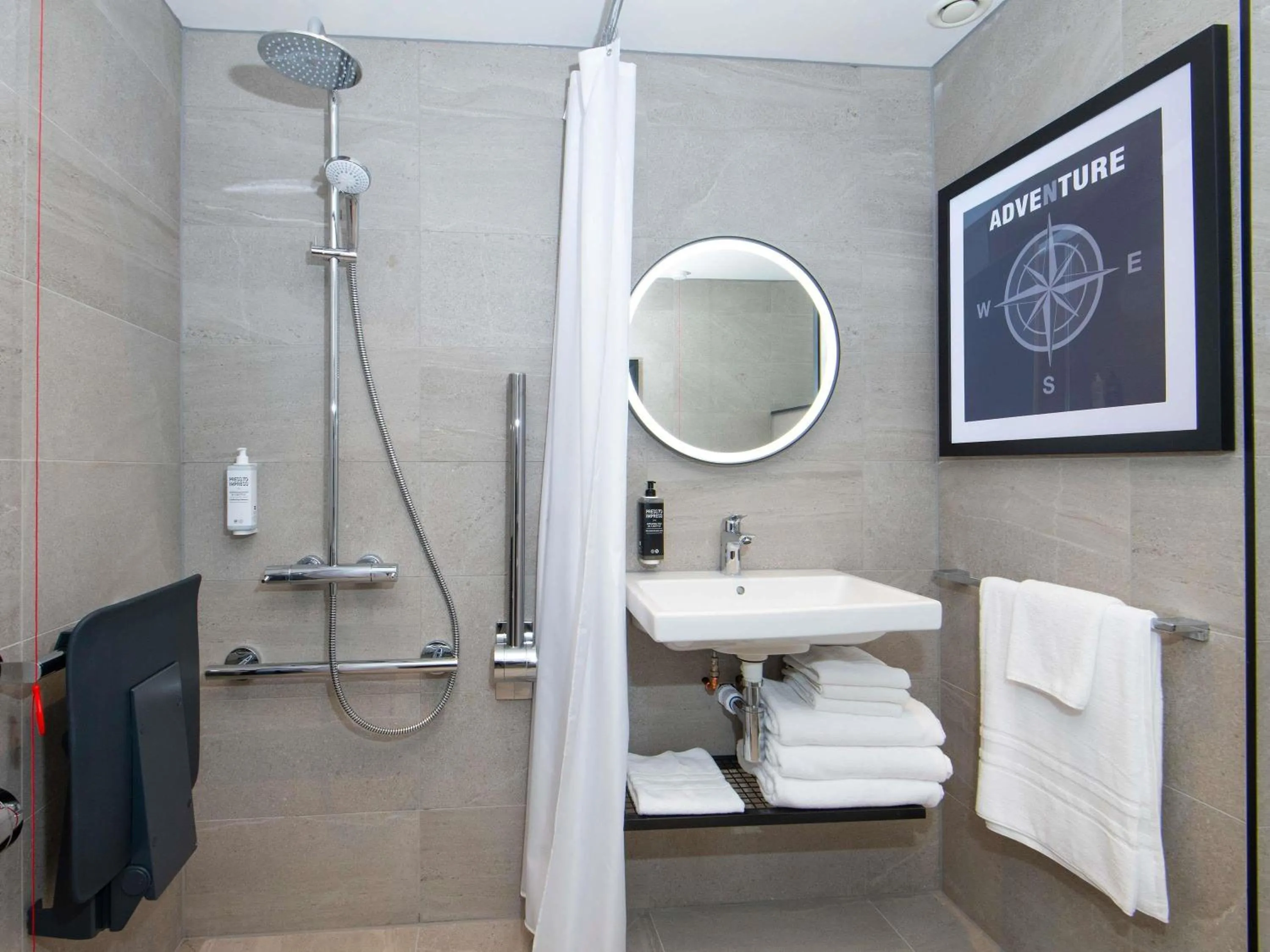 Bedroom in ibis Styles London Gatwick Airport