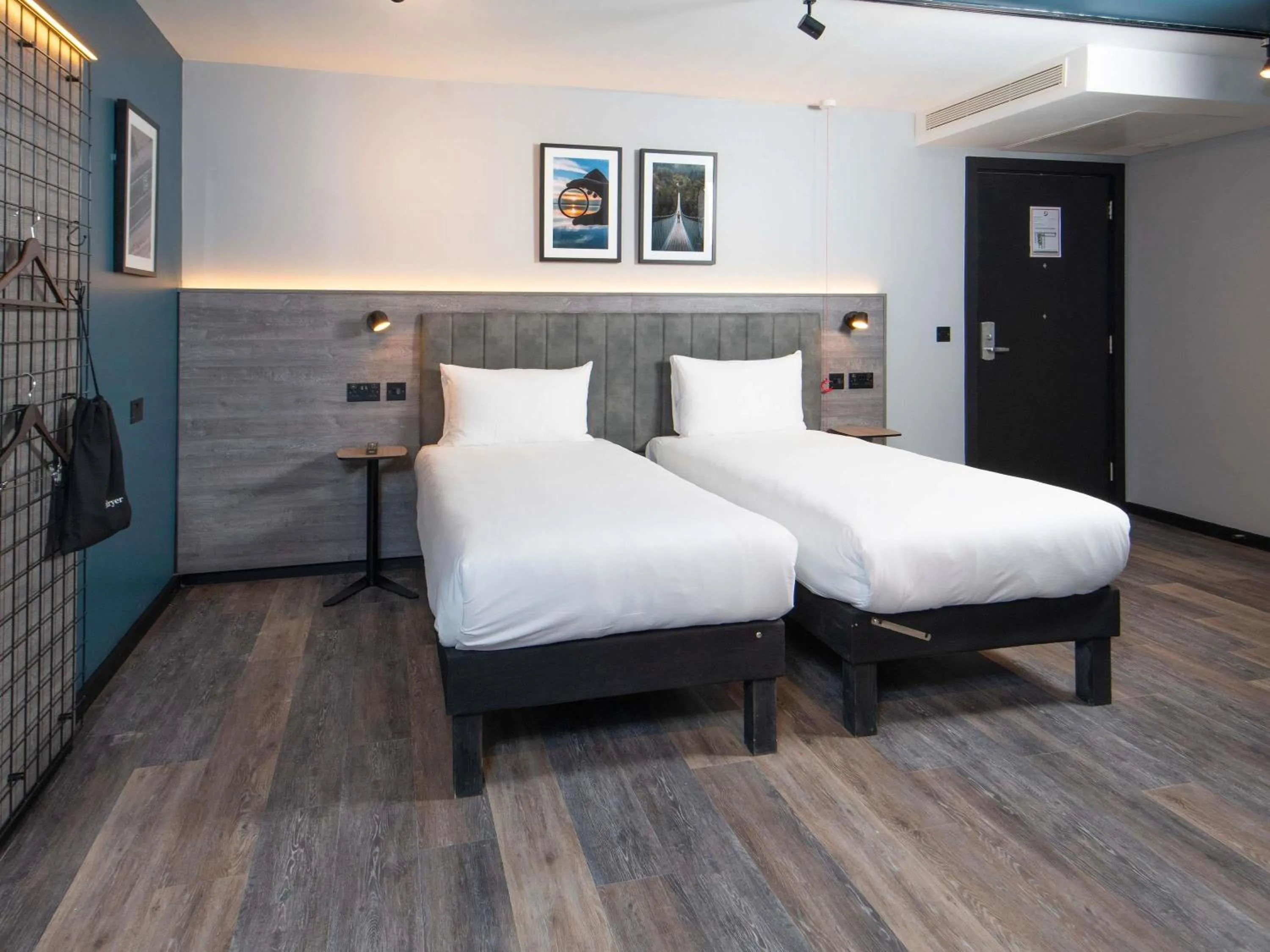 Bedroom, Bed in ibis Styles London Gatwick Airport
