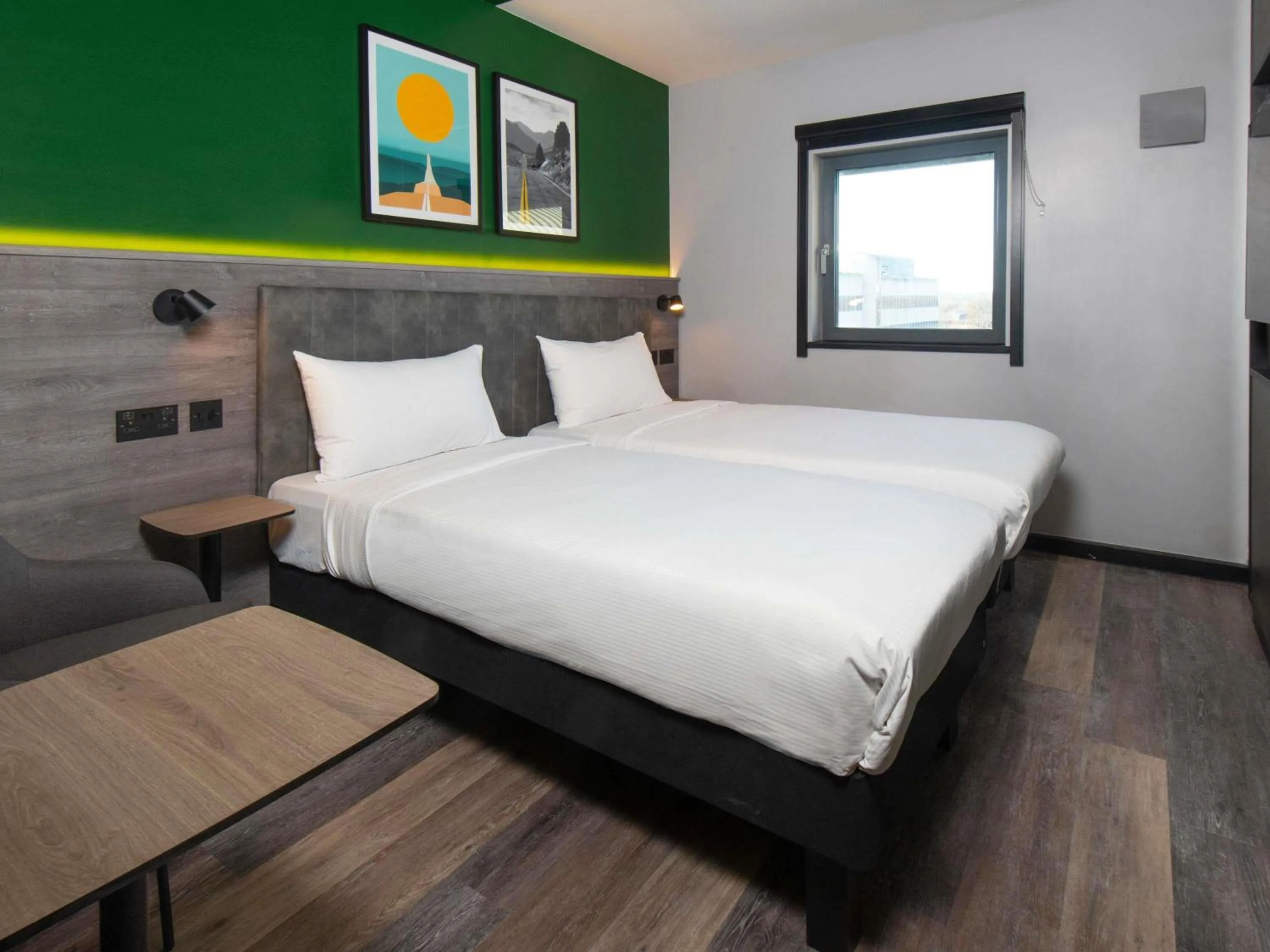 Bedroom, Bed in ibis Styles London Gatwick Airport