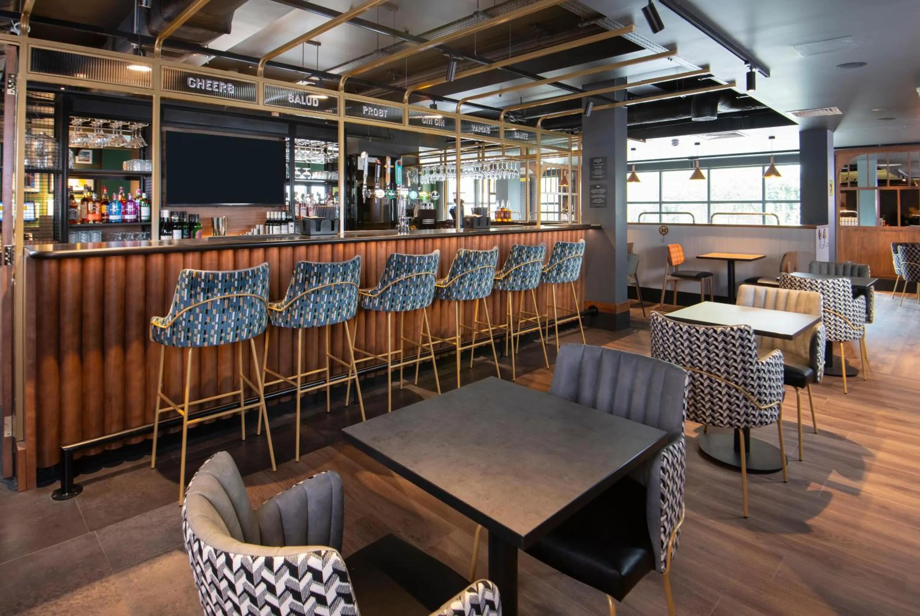 Lounge or bar in ibis Styles London Gatwick Airport
