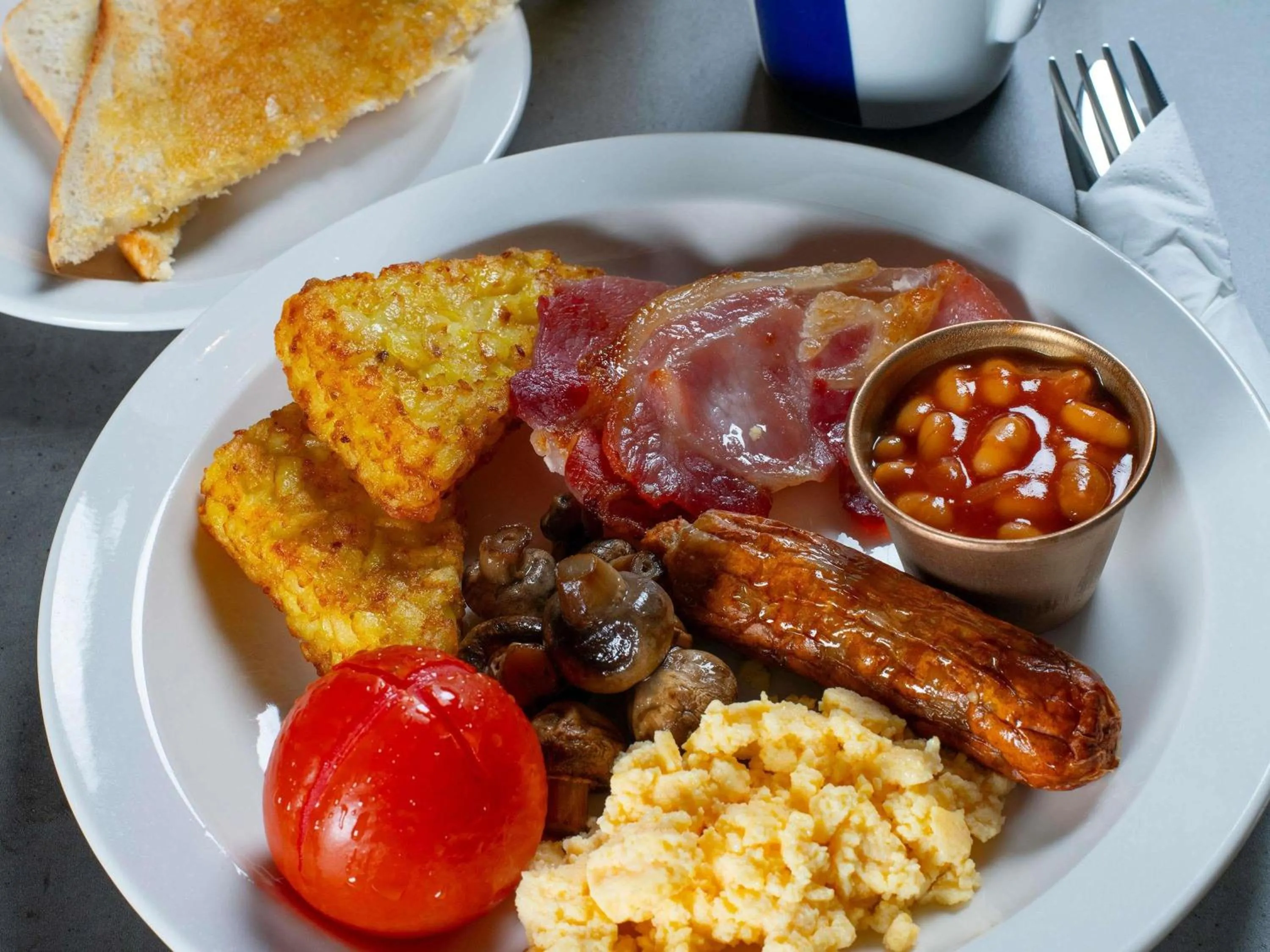 Breakfast in ibis Styles London Gatwick Airport