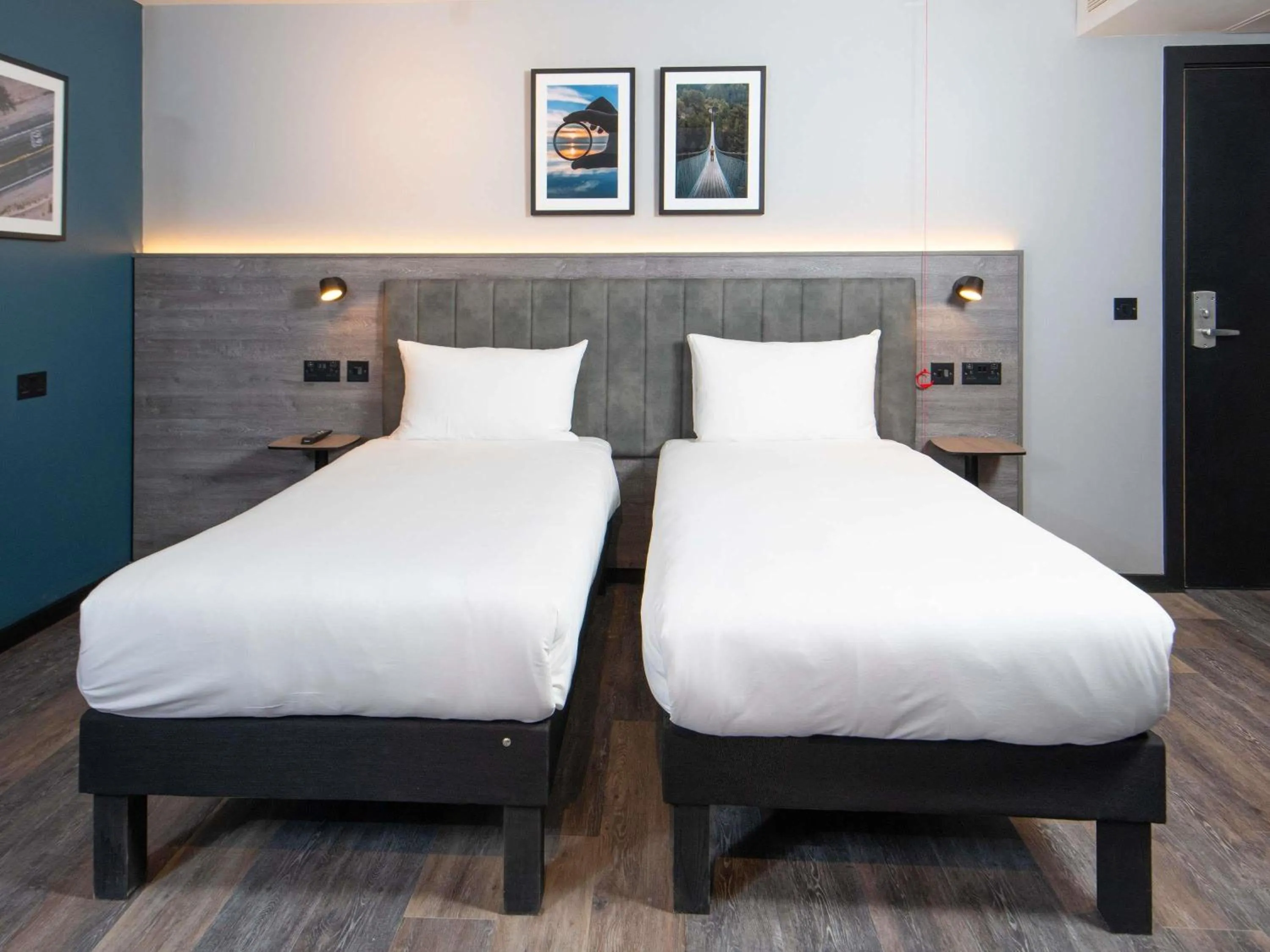 Bedroom, Bed in ibis Styles London Gatwick Airport