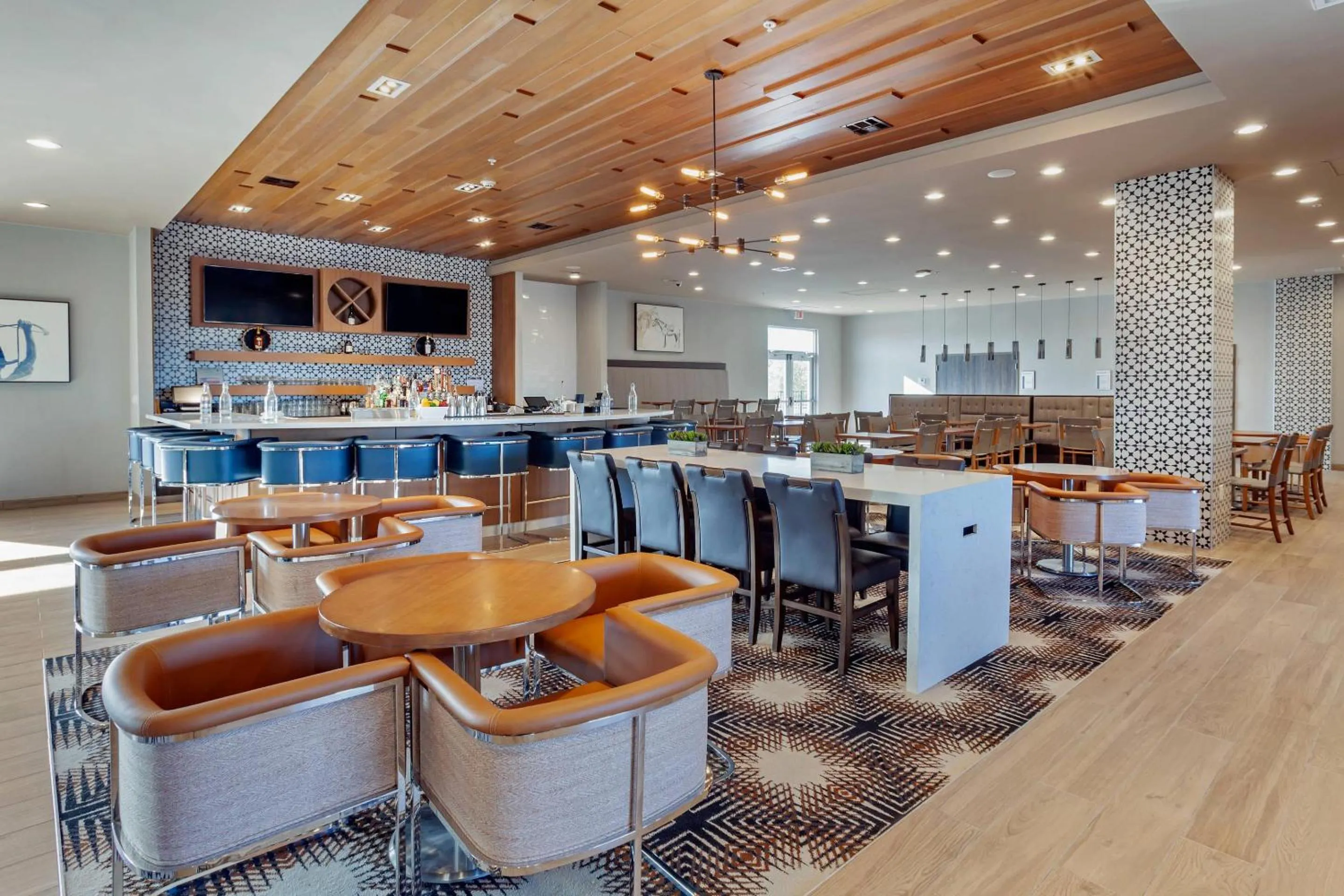 Restaurant/places to eat in Cambria Hotel Plano - Richardson Garland