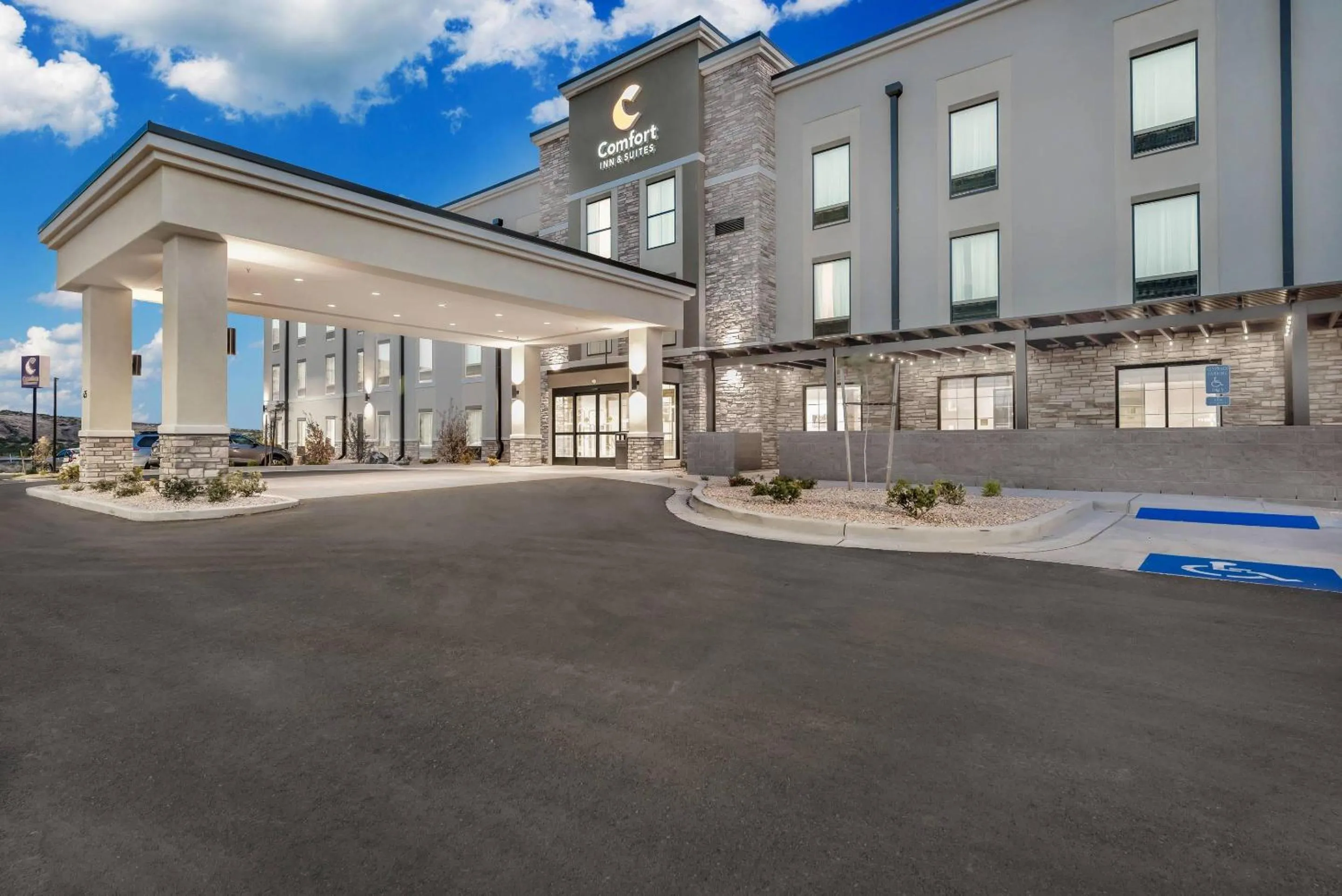 Property building in Comfort Inn & Suites Zion Park Area