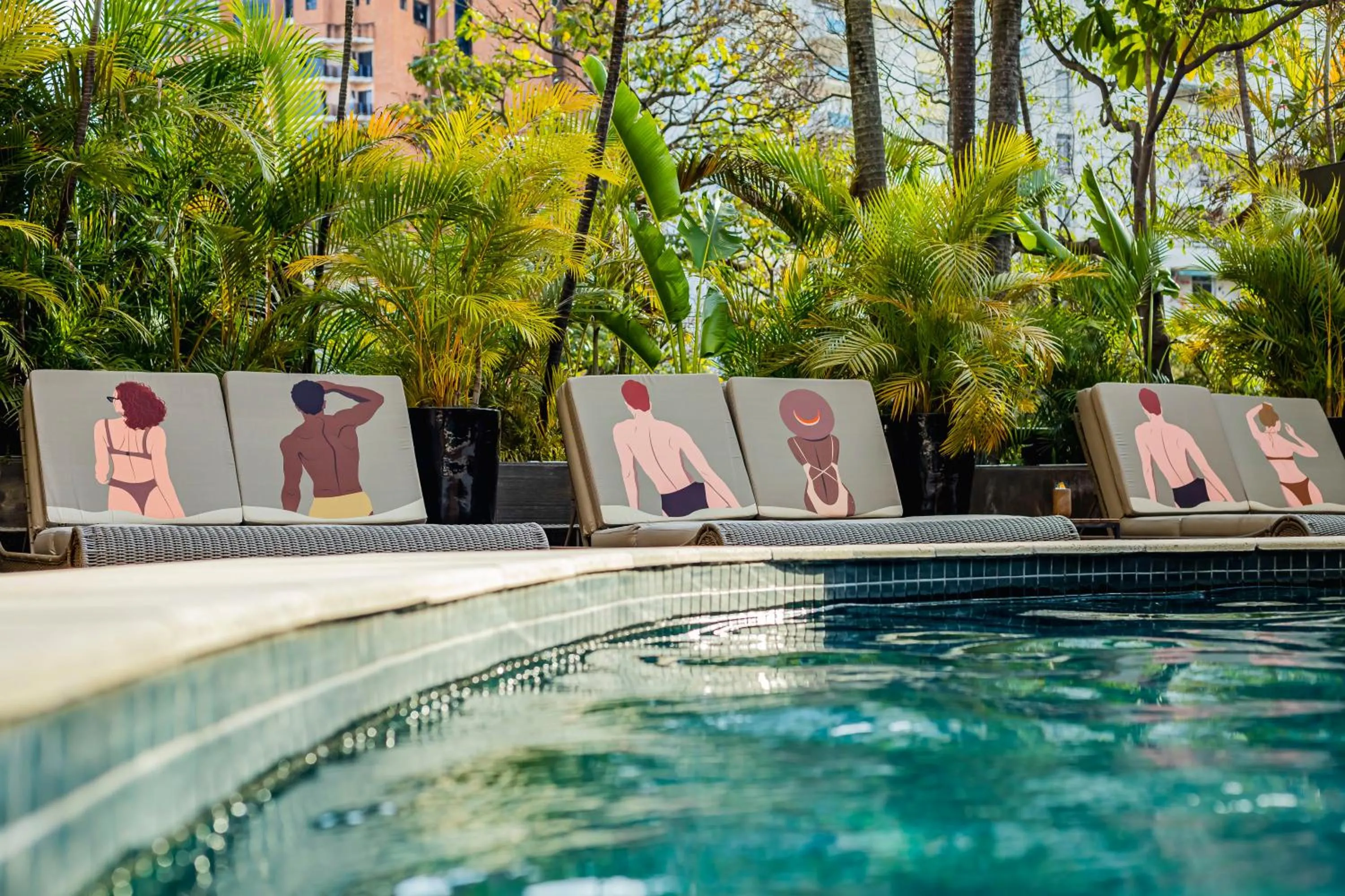 Swimming pool in Tivoli Mofarrej São Paulo