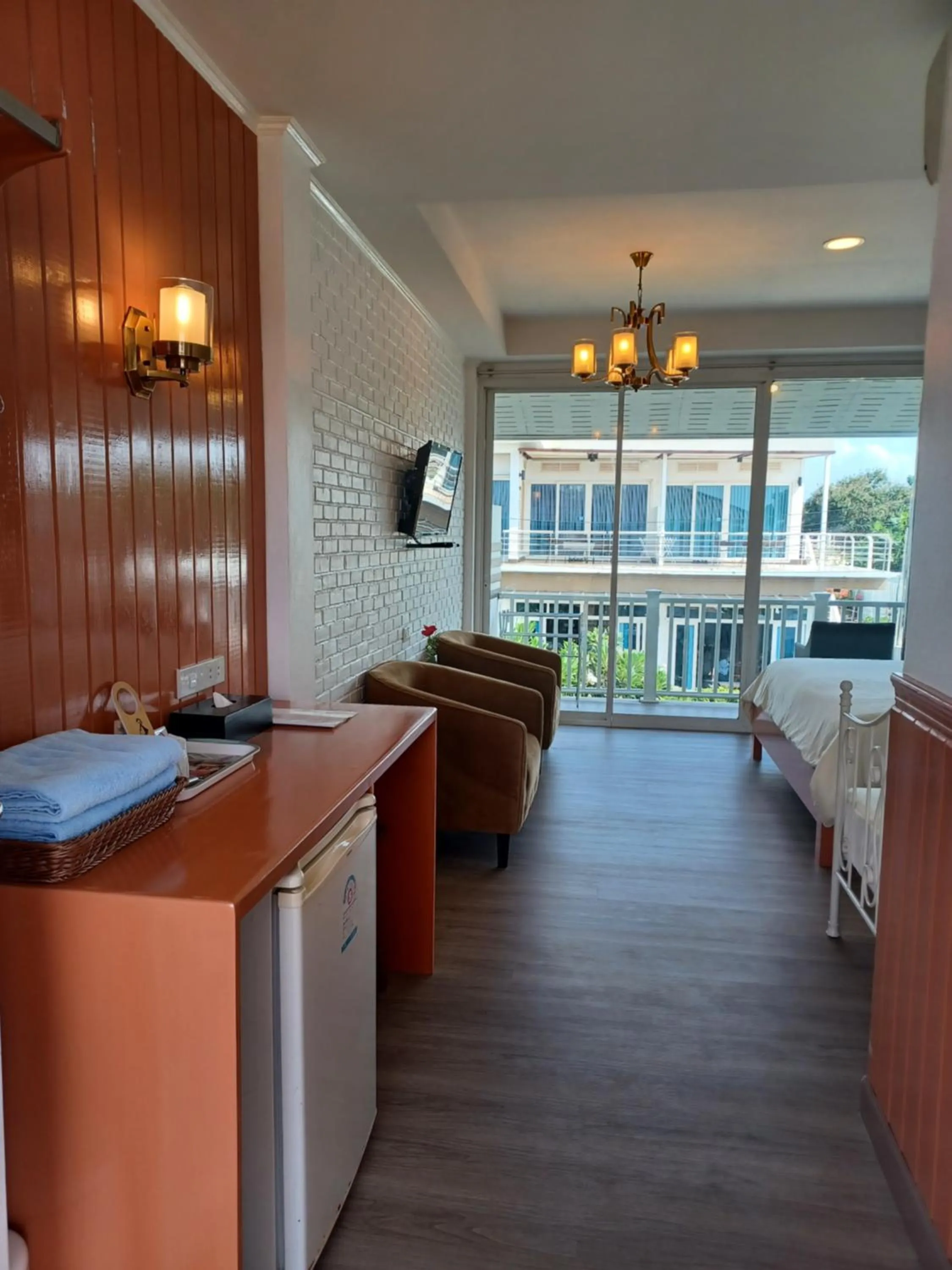 Seating area in Koh Larn Riviera