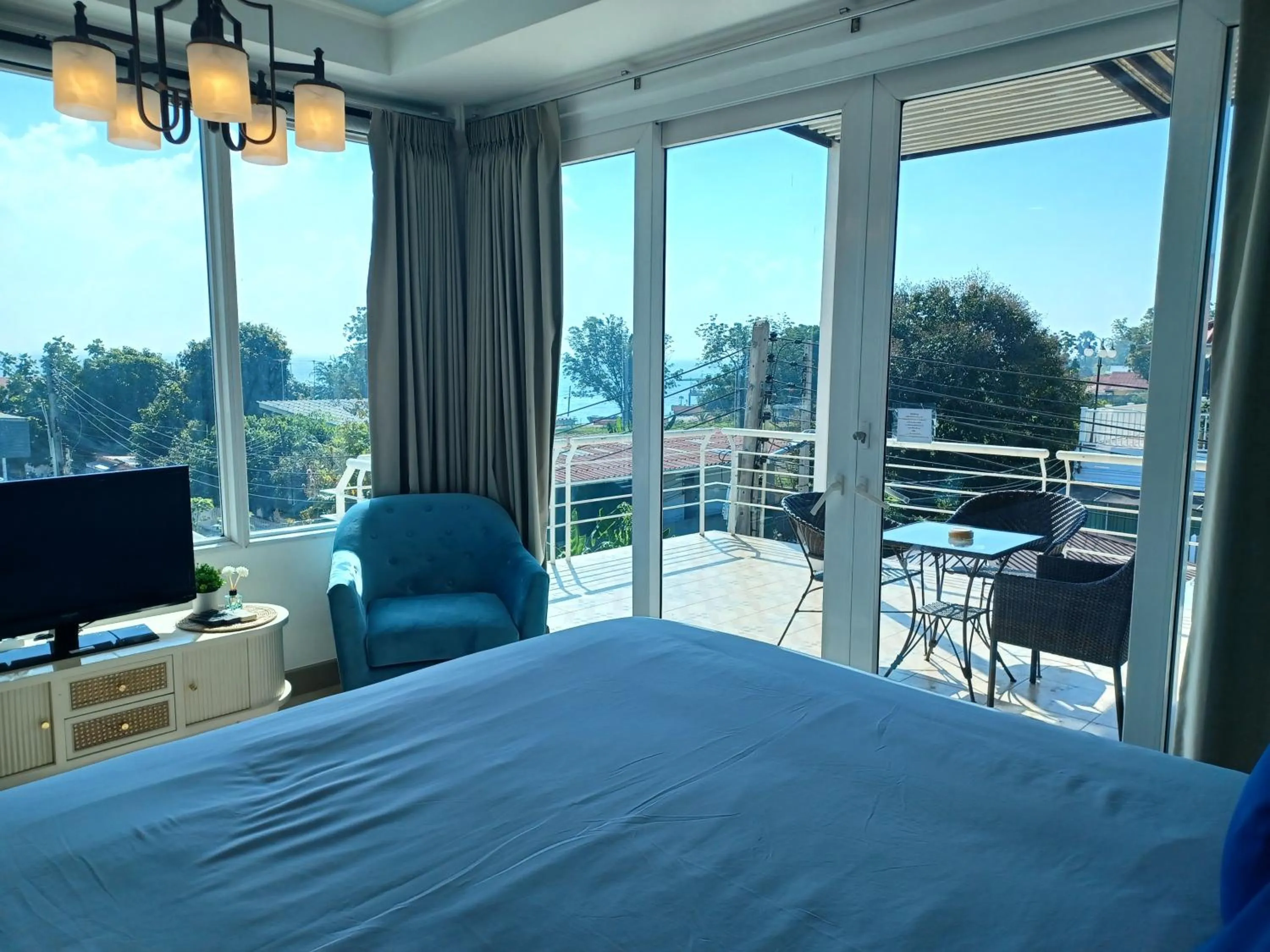 View (from property/room), Bed in Koh Larn Riviera